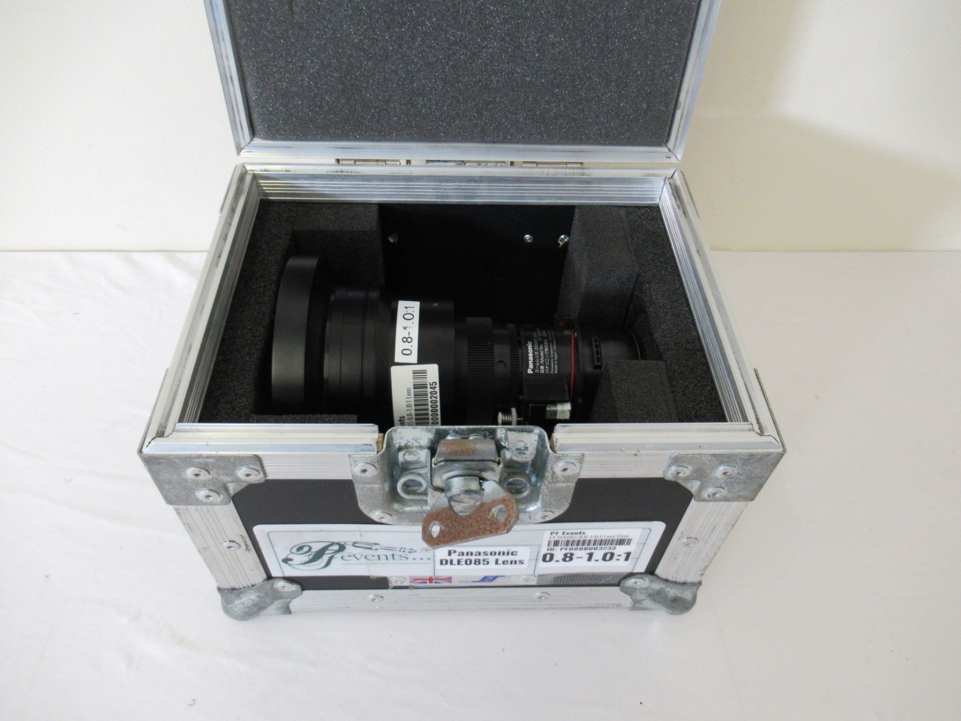 Panasonic ET-DLE085 digital light processing projection zoom lens 0.8-1.0:1 - Image 7 of 10