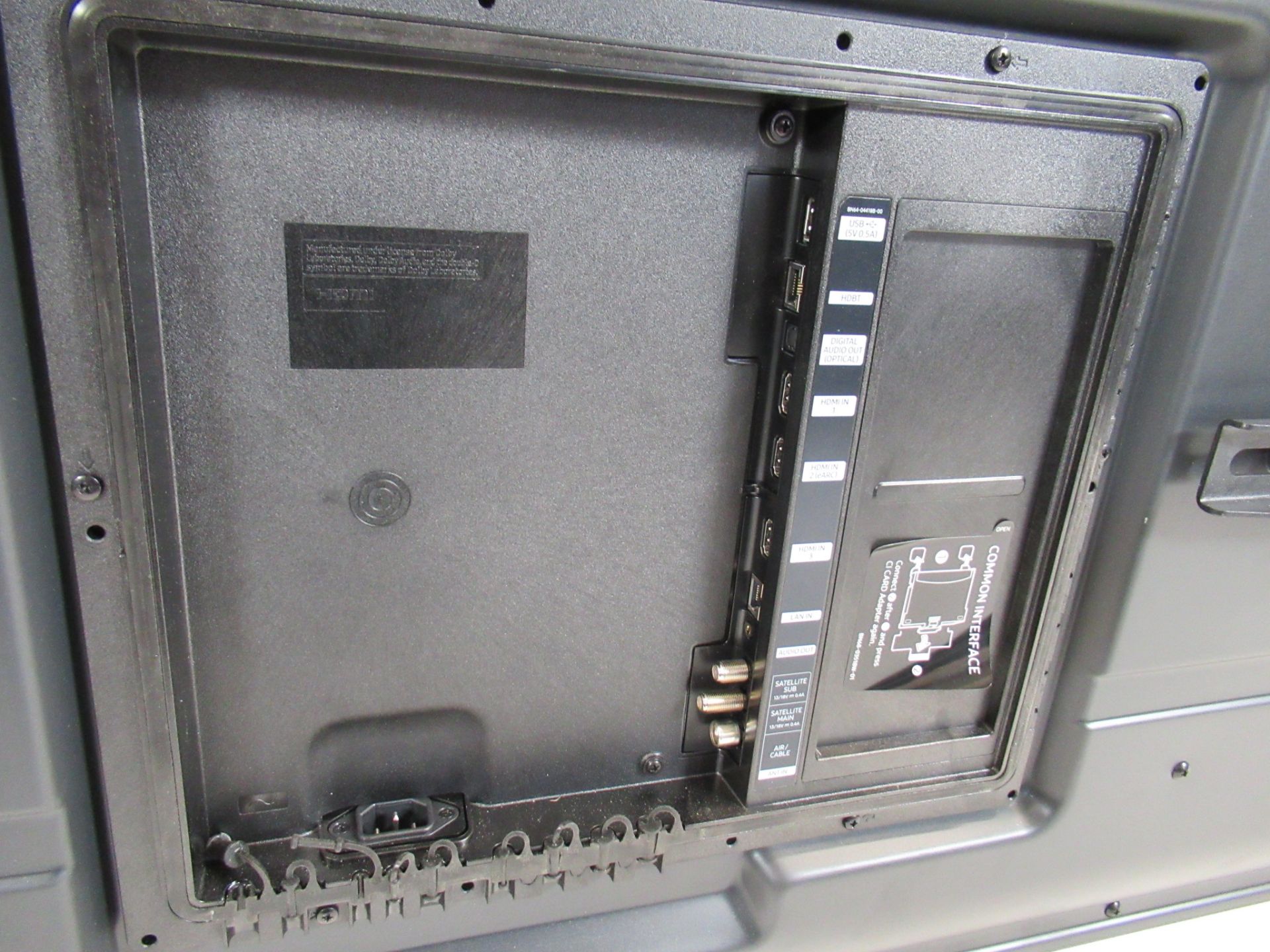 Samsung The Terrace QE75LST7D 75" Outdoor Samsung Neo QLED 4K Ultra HD HDR Smart TV - Image 8 of 16