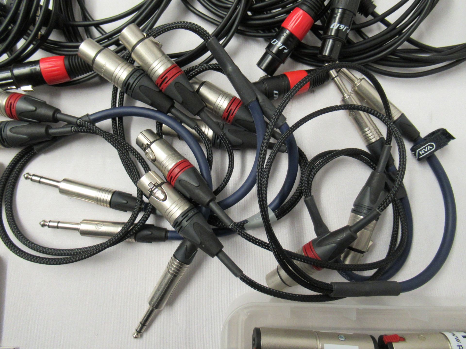 Quantity of Adaptors to include - Image 7 of 9