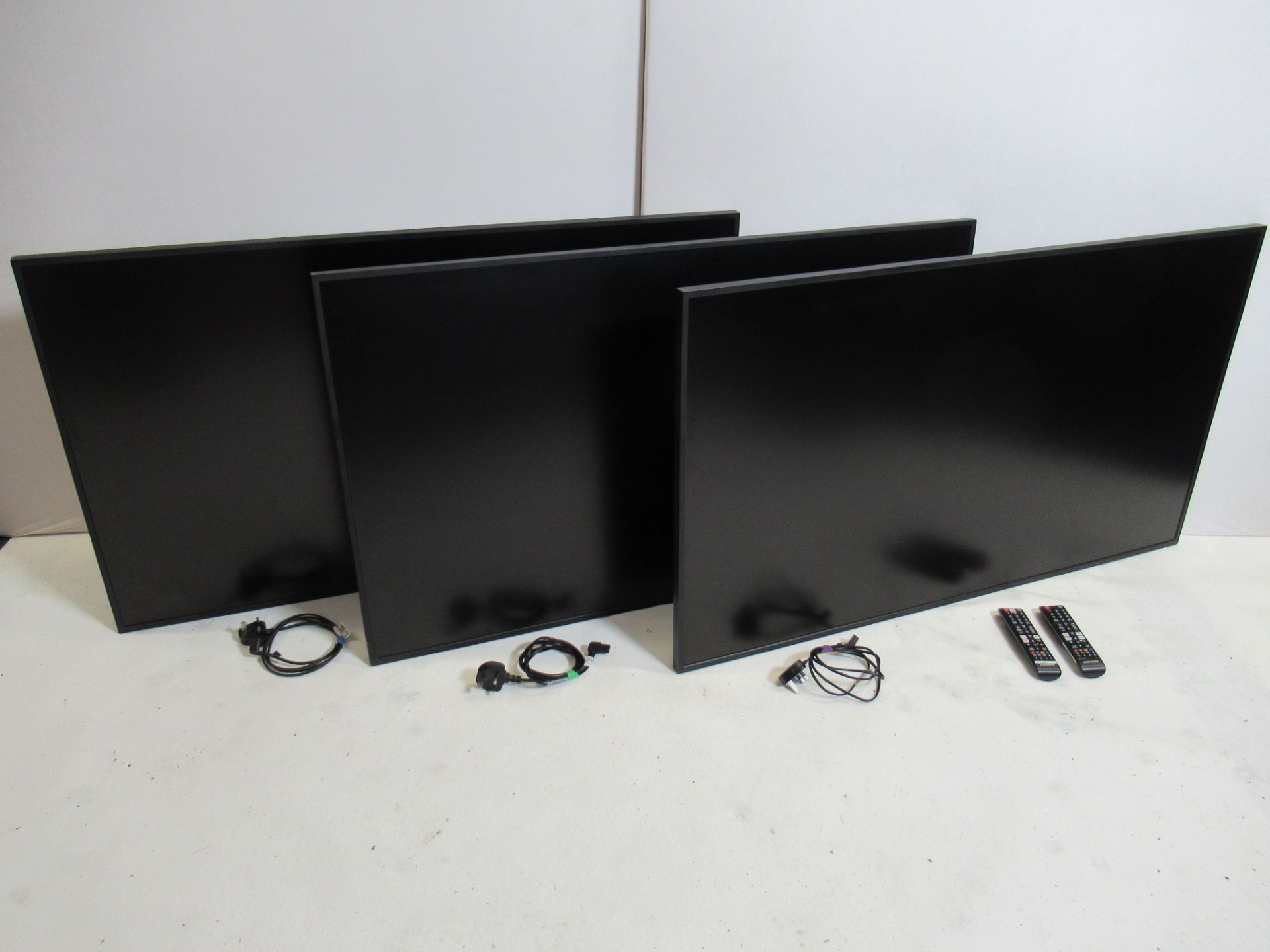 Three Samsung QM50R-B QMR-B Series - 50" LED-backlit LCD display - Crystal UHD - 4K