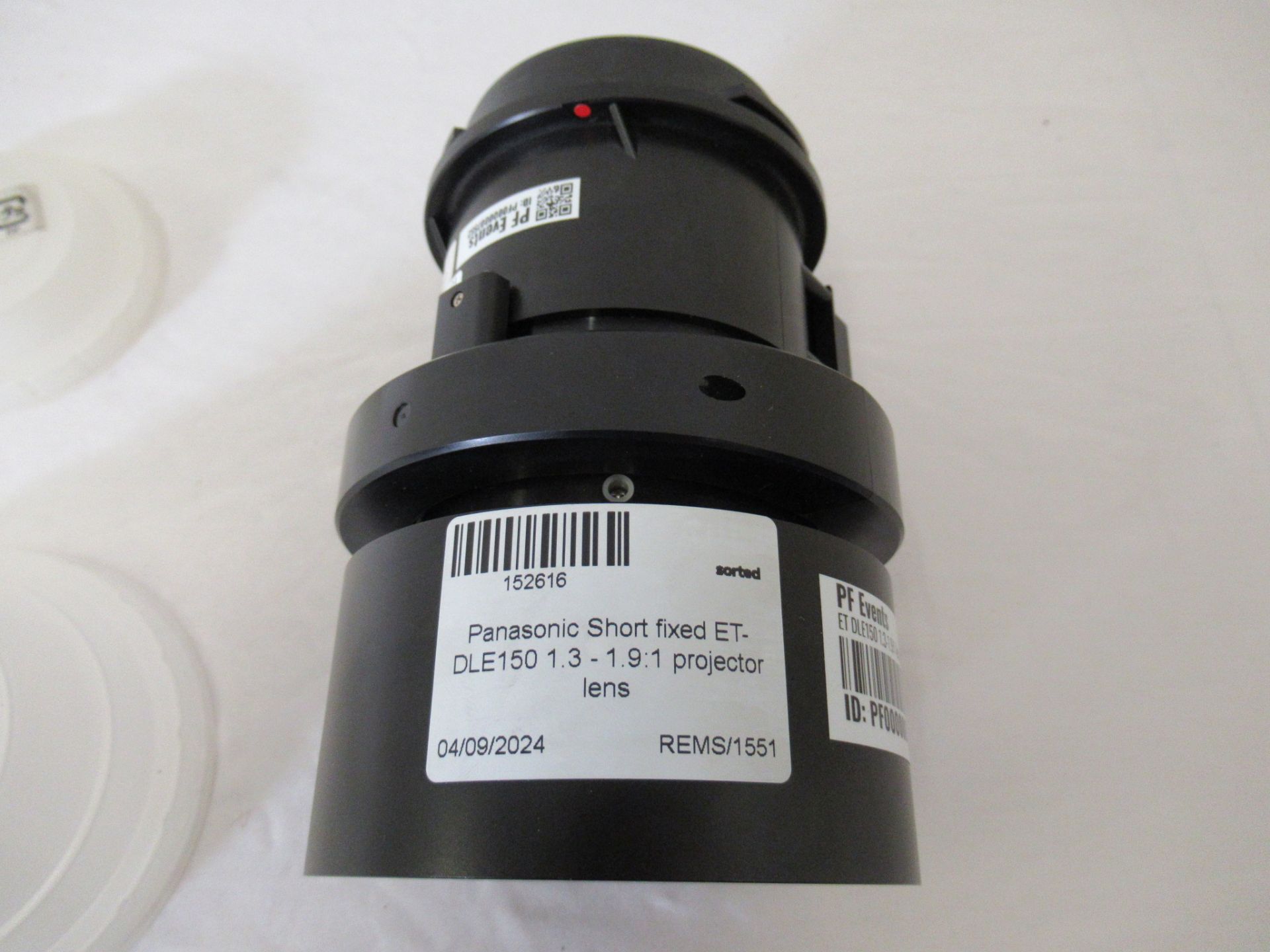 Sanyo LNS-W21 on-axis short fixed projection lens 1.3-1.9:1 - Image 4 of 10