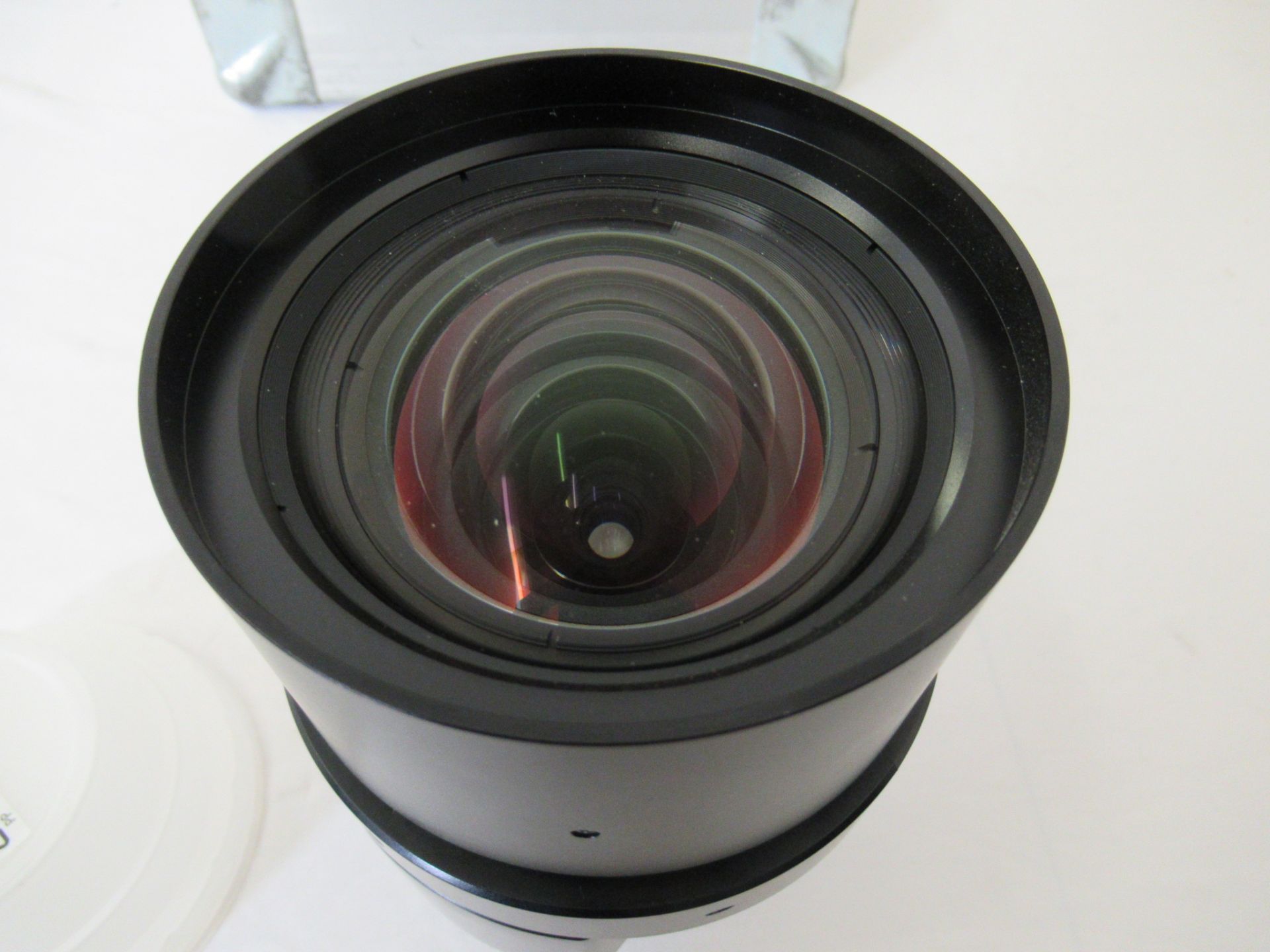 Sanyo LNS-W21 on-axis short fixed projection lens 1.3-1.9:1 - Image 5 of 10