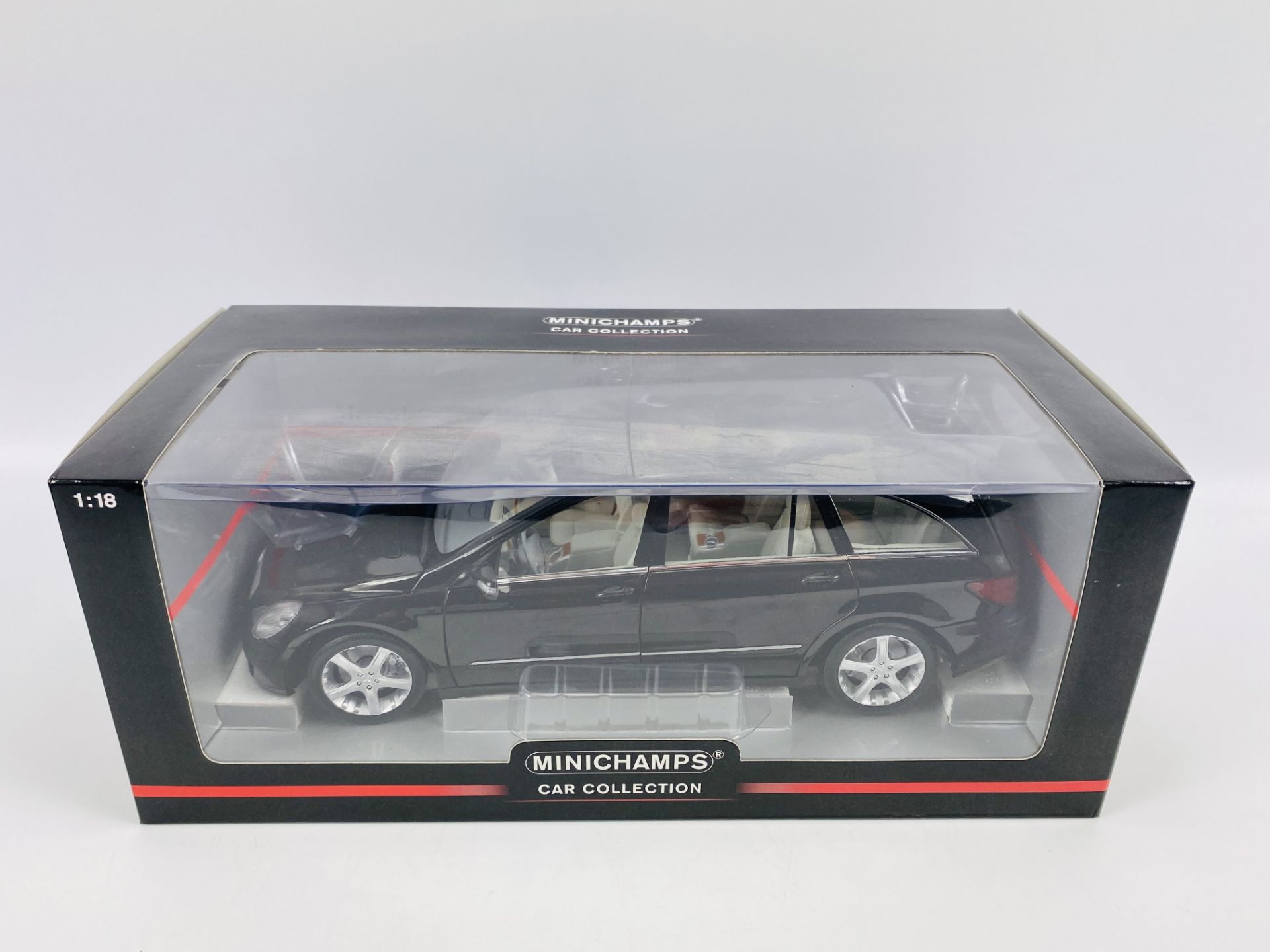 A collection of three 'Maisto' 1/18 scale boxed model cars - Image 6 of 10