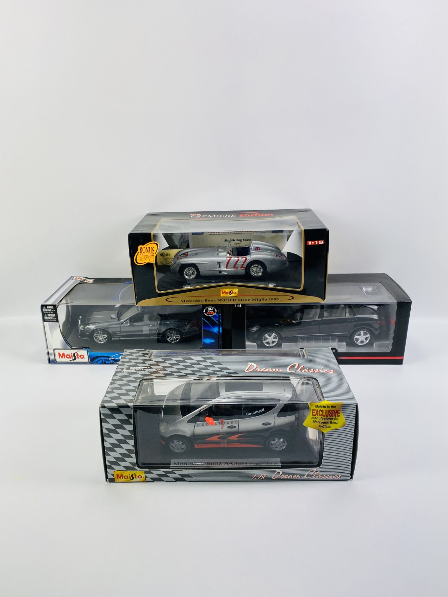 A collection of three 'Maisto' 1/18 scale boxed model cars - Image 10 of 10