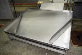 1 x Inclined Stainless Steel Slaughter Table - Dimensions: H39 / 67 x W170 x D136 cms