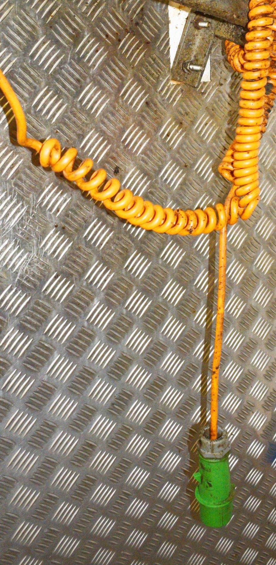 1 x Set of Electric Stunner Tongs - Image 2 of 2