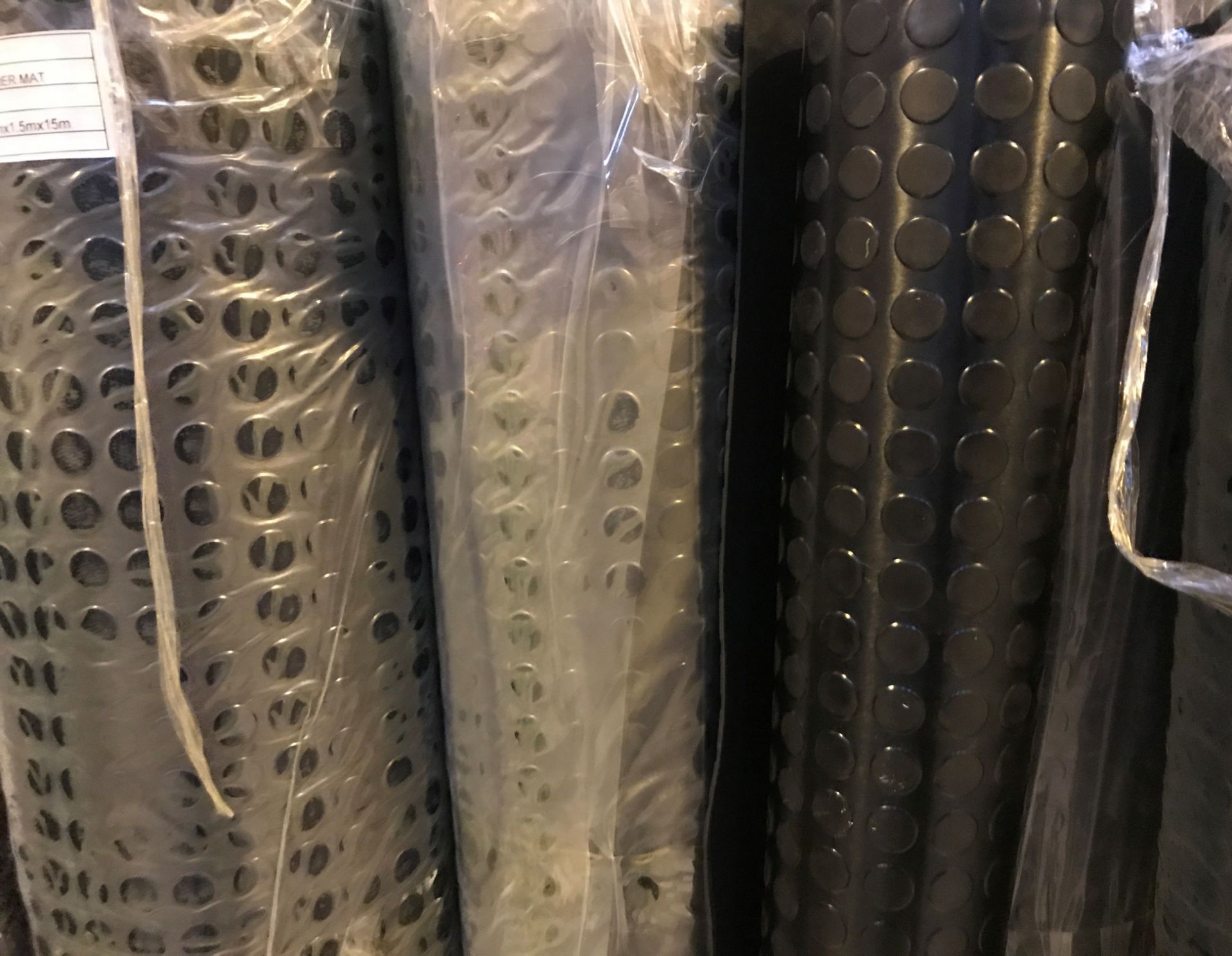 1 x Roll Of Rubber Workshop/Gym Flooring With A Stud/Coin Pattern - 22.5Sqm - RRP £2,160.00 - Ref: - Image 2 of 3