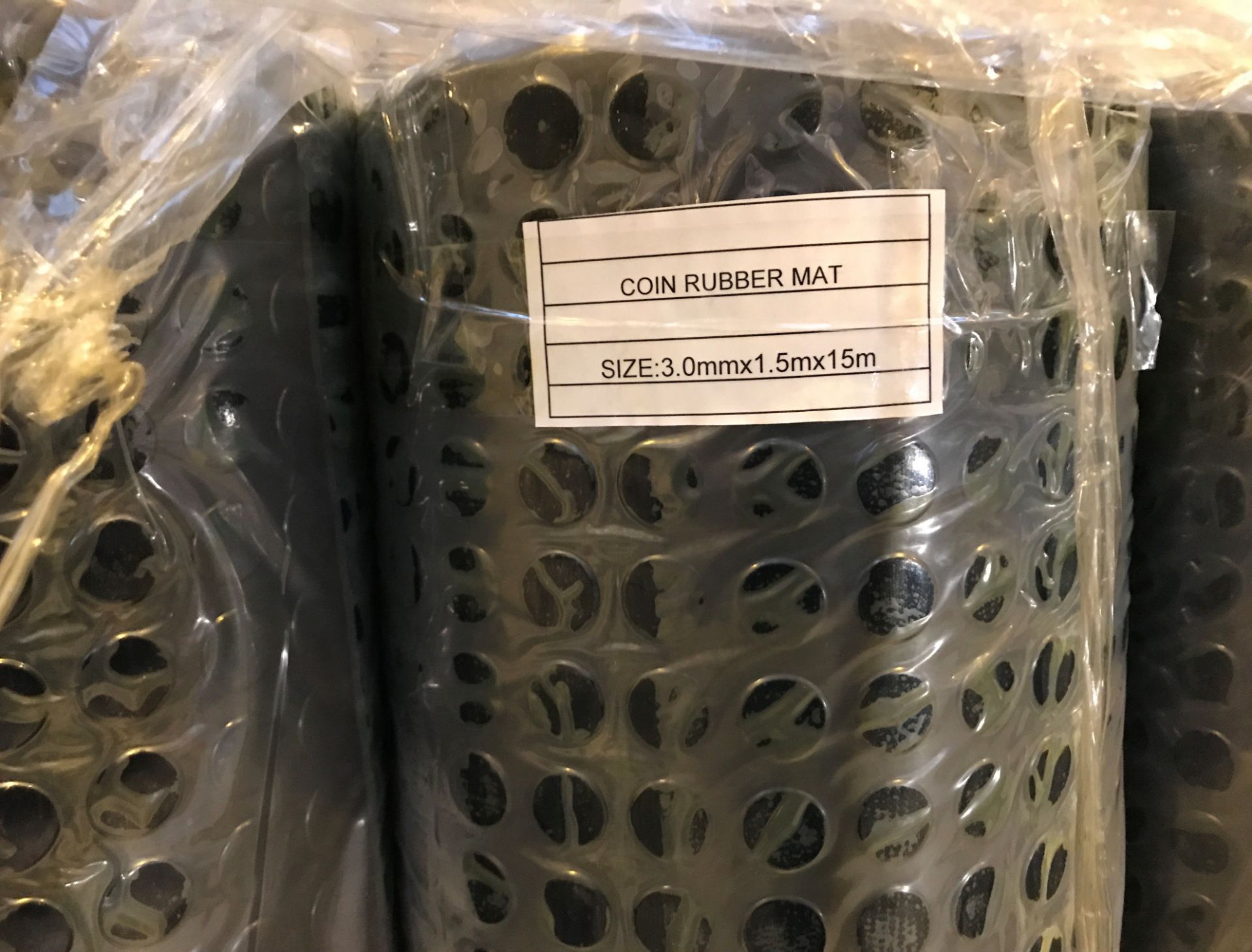 1 x Roll Of Rubber Workshop/Gym Flooring With A Stud/Coin Pattern - 22.5Sqm - RRP £2,160.00 - Ref: - Image 3 of 3