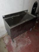 STAINLESS STEEL ICE WELL