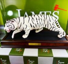 ?Large Franklin Mint Hand Painted Ltd Edition White Majesty Tiger Display