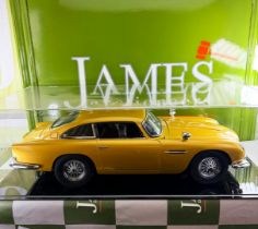 Eaglemoss James Bond 007 Aston Martin DB5 1:8 Scale Gold Agora-One of A Kind +Case
