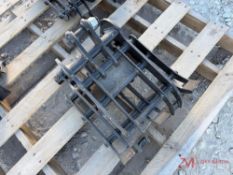 GRAPPLE MINI EXCAVATOR ATTACHMENT