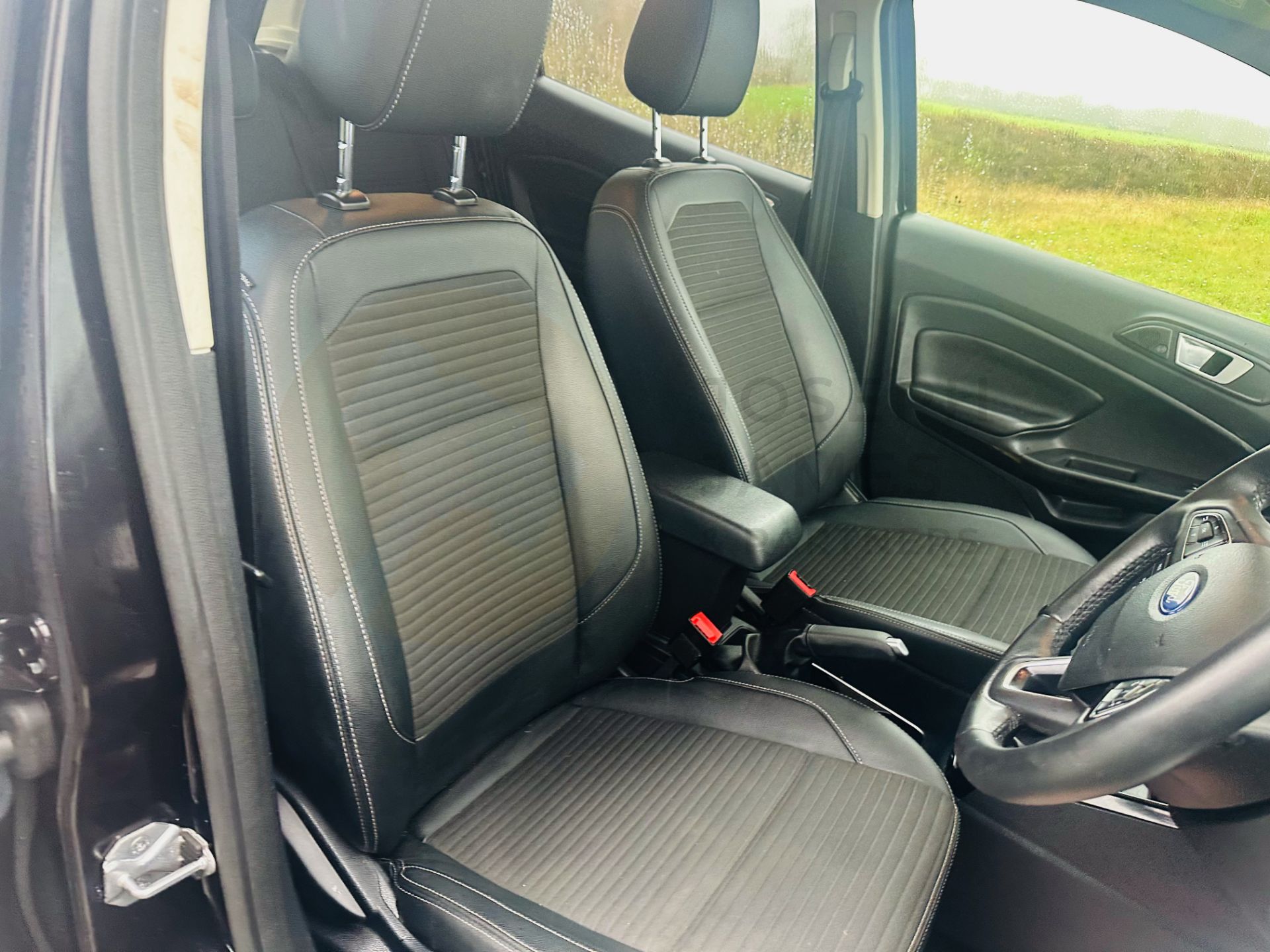 FORD ECOSPORT *TITANIUM* 5 DOOR (2022 - EURO 6) 1.0 ECOBOOST - AUTOMATIC S/S *ONLY 9,000 MILES* - Image 19 of 29