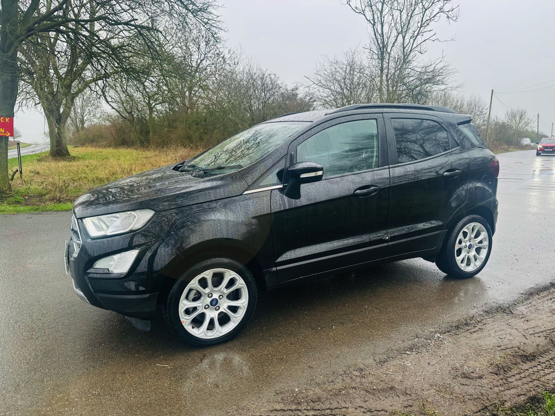 FORD ECOSPORT *TITANIUM* 5 DOOR (2022 - EURO 6) 1.0 ECOBOOST - AUTOMATIC S/S *ONLY 9,000 MILES* - Image 5 of 29