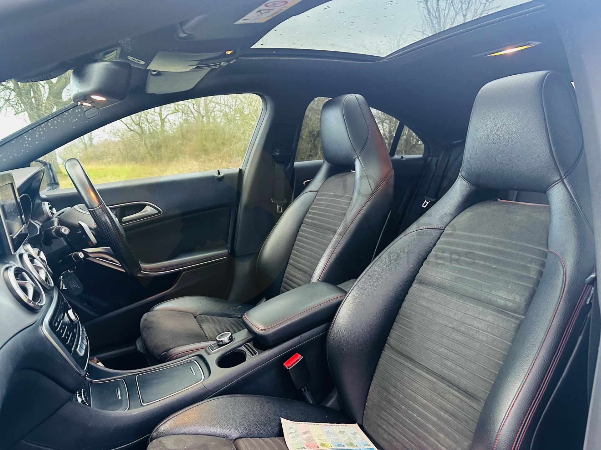 MERCEDES-BENZ CLA 220d *AMG-LINE EDITION* 7G-AUTO - 18 REG - AIR CON - 1 OWNER - PAN ROOF - EURO 6! - Image 16 of 31