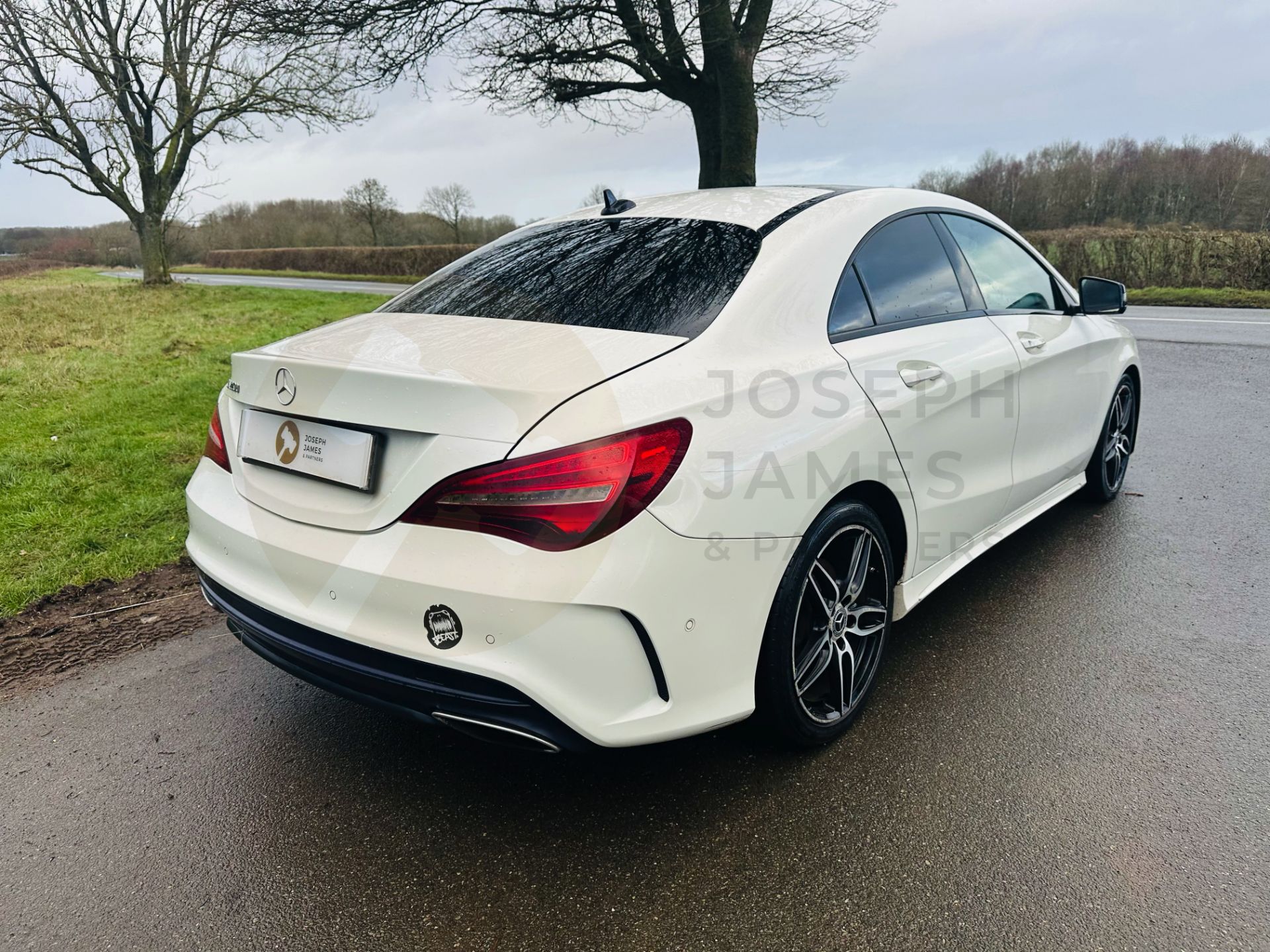 MERCEDES-BENZ CLA 220d *AMG-LINE EDITION* 7G-AUTO - 18 REG - AIR CON - 1 OWNER - PAN ROOF - EURO 6! - Image 9 of 31