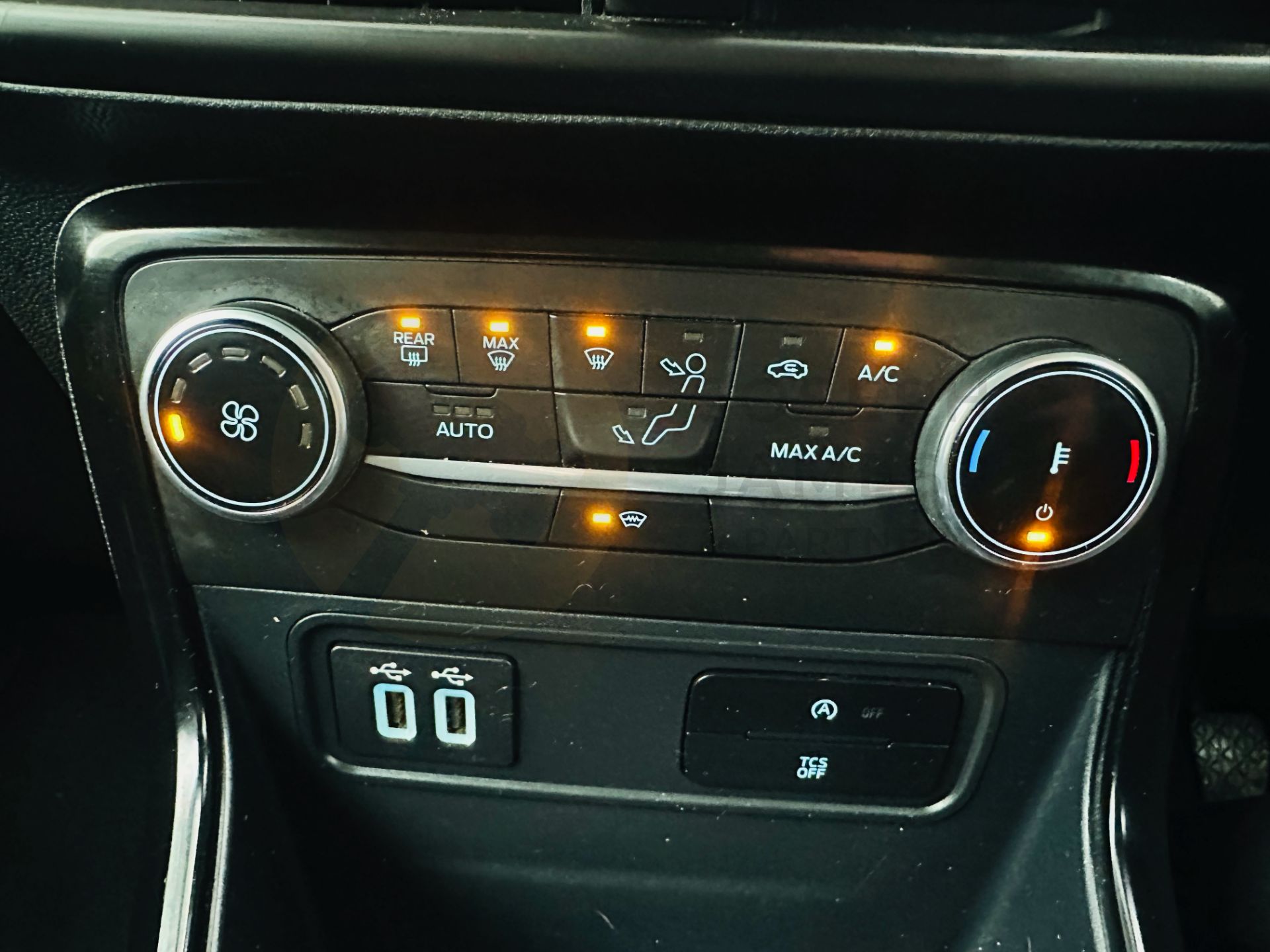 FORD ECOSPORT *TITANIUM* 5 DOOR (2022 - EURO 6) 1.0 ECOBOOST - AUTOMATIC S/S *ONLY 9,000 MILES* - Image 23 of 29