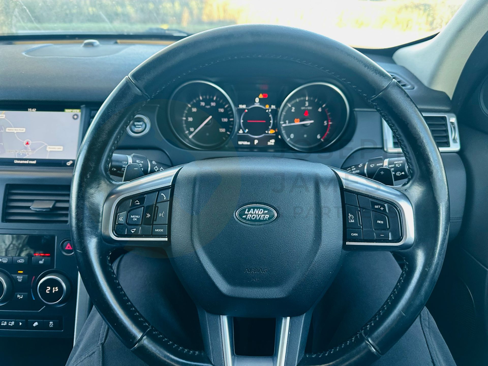 "ON SALE" LAND ROVER DISCOVERY SPORT *SE TECH* 7 SEATER SUV (2017 - EURO 6) 2.0 TD4 - AUTOMATIC*4WD* - Image 29 of 33