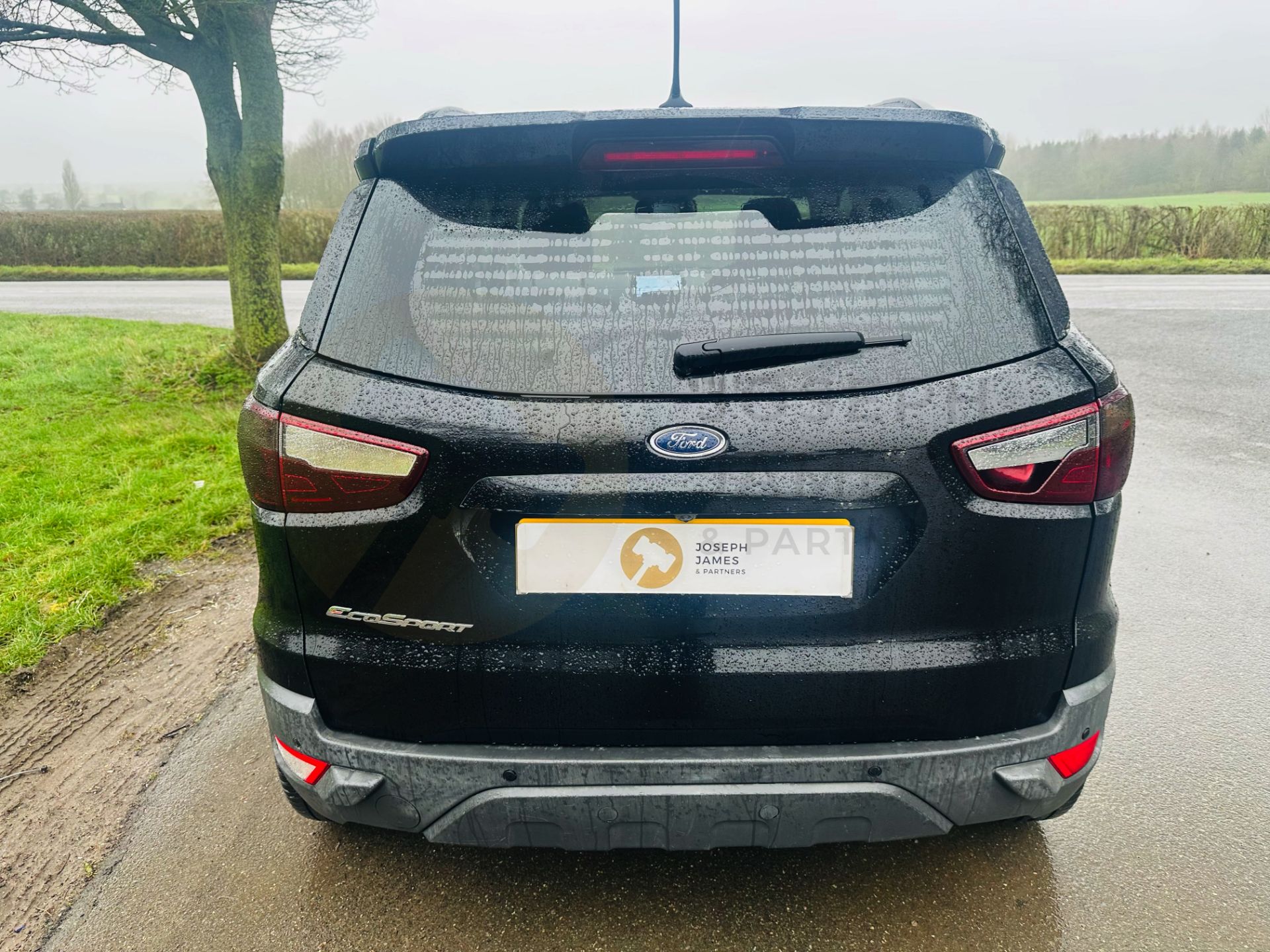 FORD ECOSPORT *TITANIUM* 5 DOOR (2022 - EURO 6) 1.0 ECOBOOST - AUTOMATIC S/S *ONLY 9,000 MILES* - Image 8 of 29