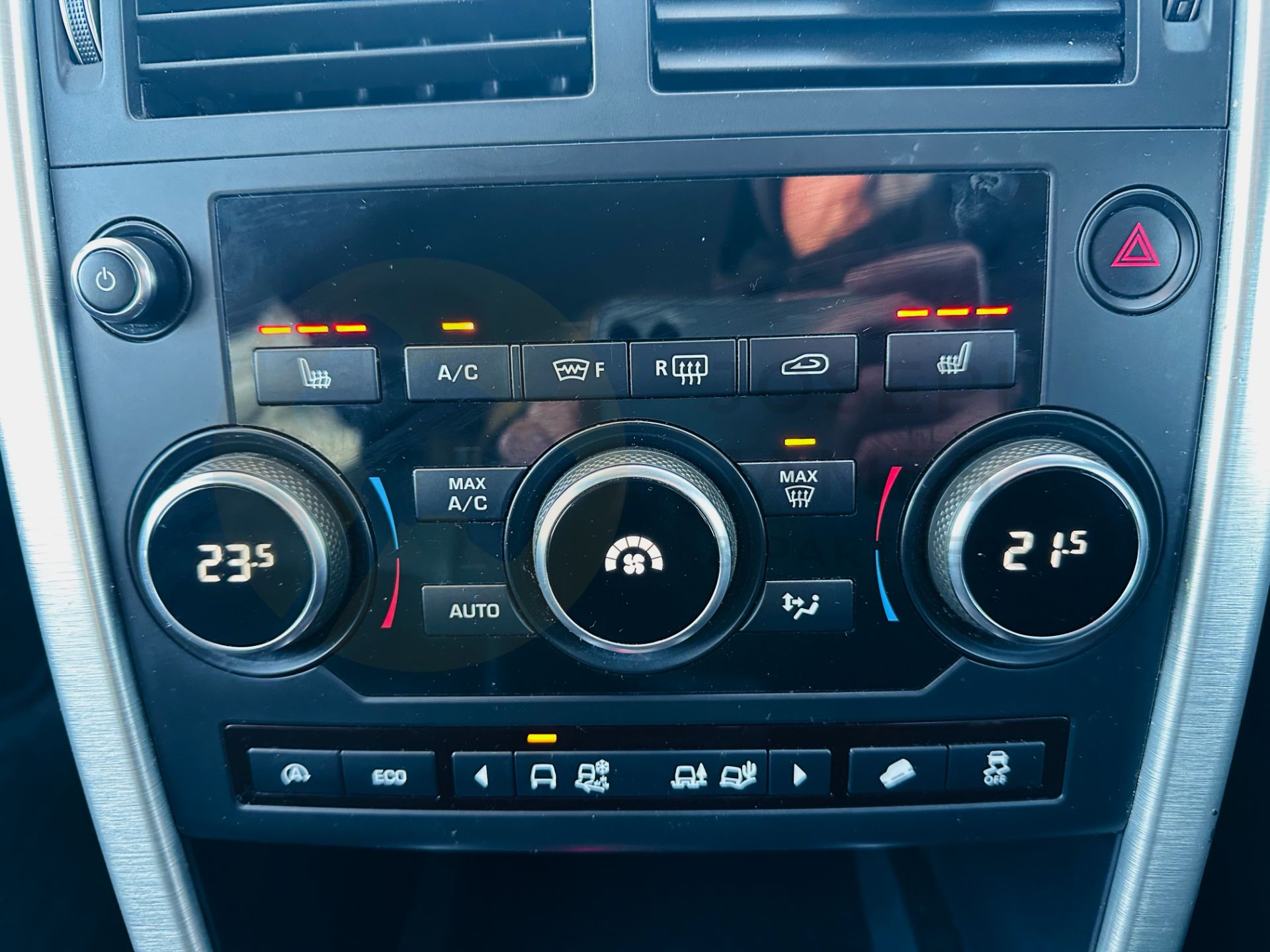 "ON SALE" LAND ROVER DISCOVERY SPORT *SE TECH* 7 SEATER SUV (2017 - EURO 6) 2.0 TD4 - AUTOMATIC*4WD* - Image 25 of 33