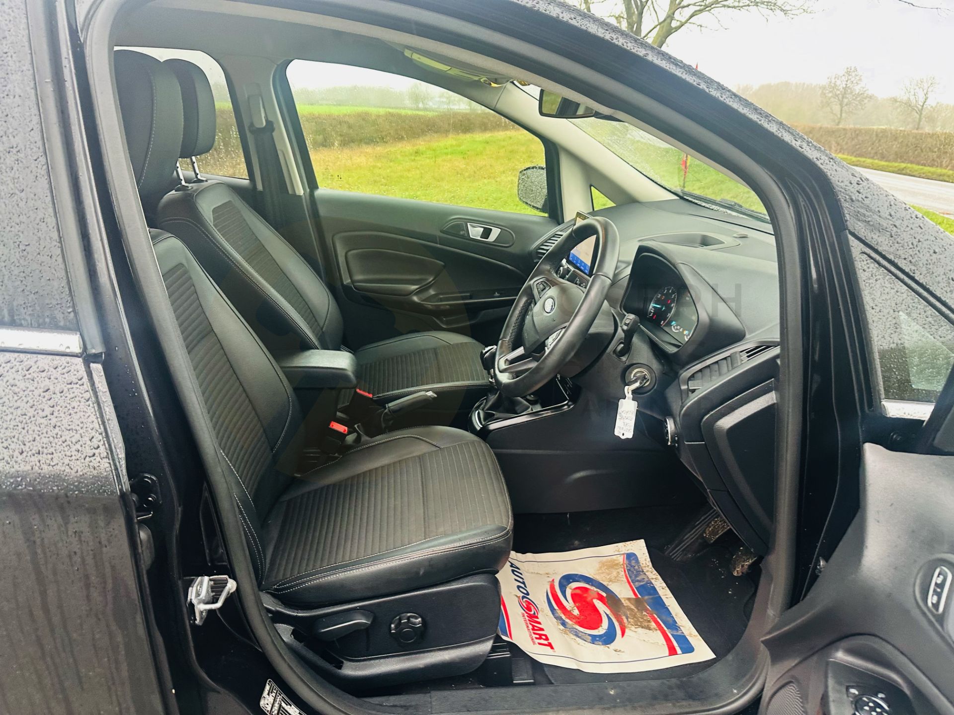 FORD ECOSPORT *TITANIUM* 5 DOOR (2022 - EURO 6) 1.0 ECOBOOST - AUTOMATIC S/S *ONLY 9,000 MILES* - Image 18 of 29