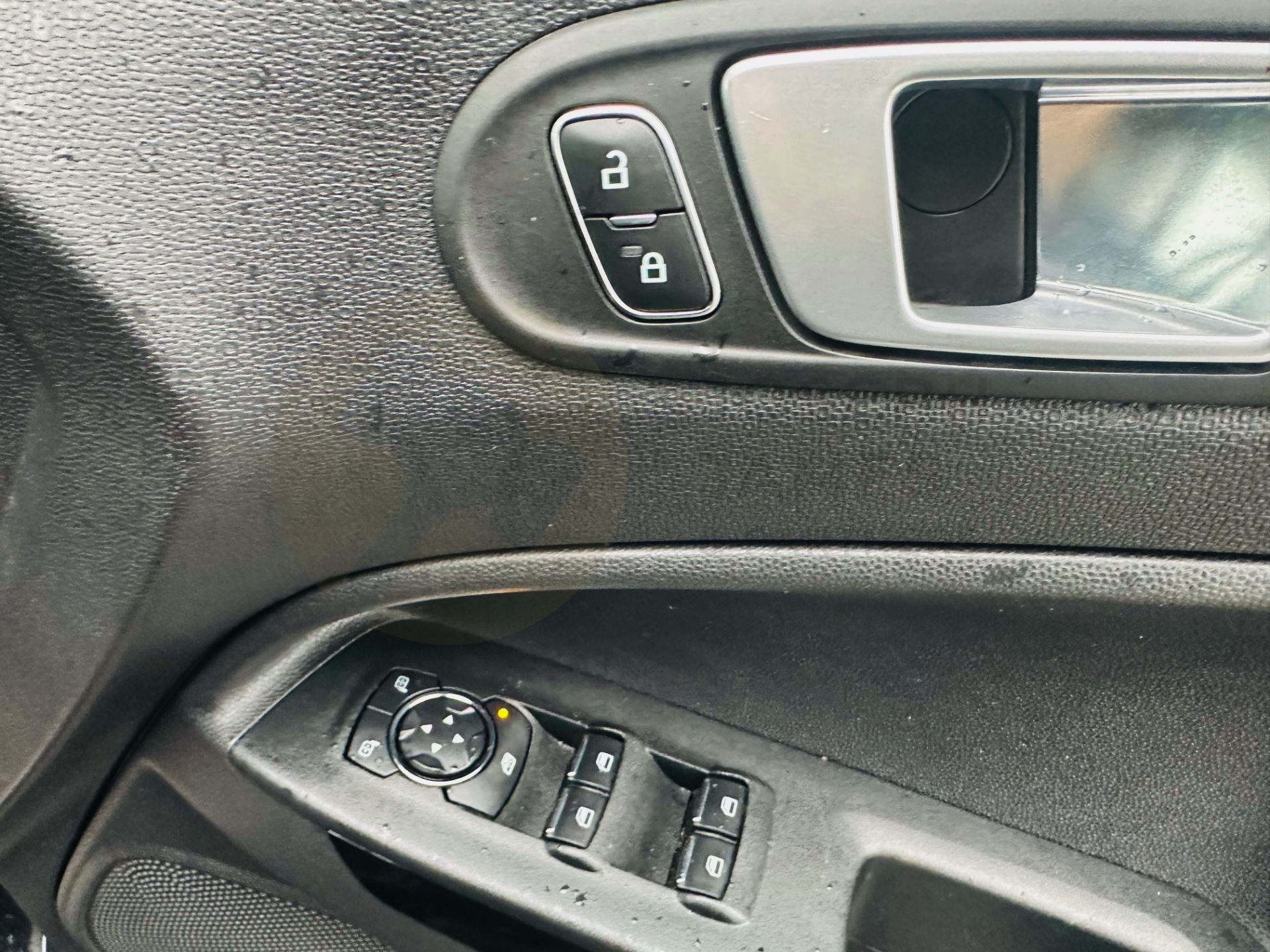 FORD ECOSPORT *TITANIUM* 5 DOOR (2022 - EURO 6) 1.0 ECOBOOST - AUTOMATIC S/S *ONLY 9,000 MILES* - Image 21 of 29