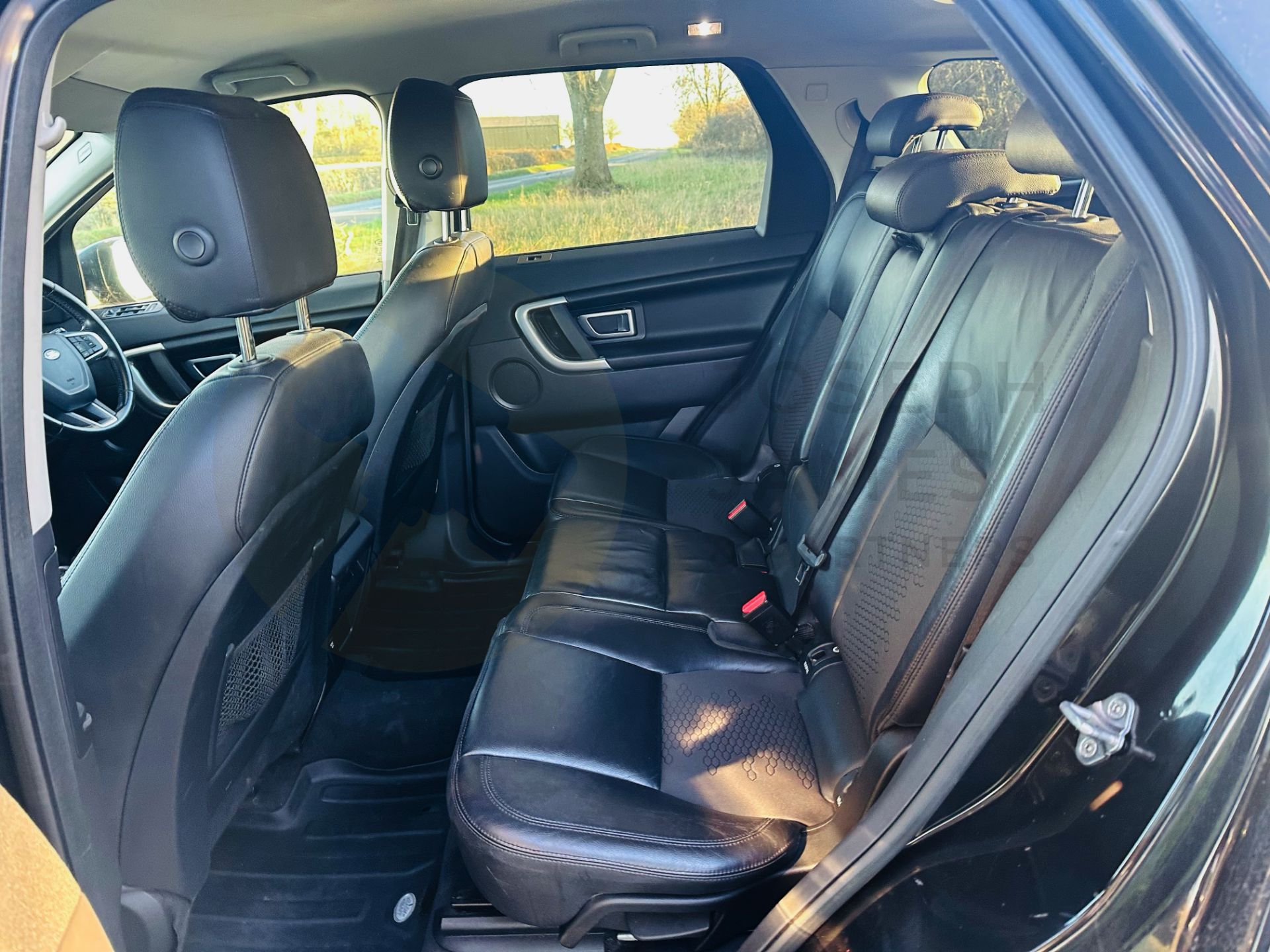 "ON SALE" LAND ROVER DISCOVERY SPORT *SE TECH* 7 SEATER SUV (2017 - EURO 6) 2.0 TD4 - AUTOMATIC*4WD* - Image 13 of 33