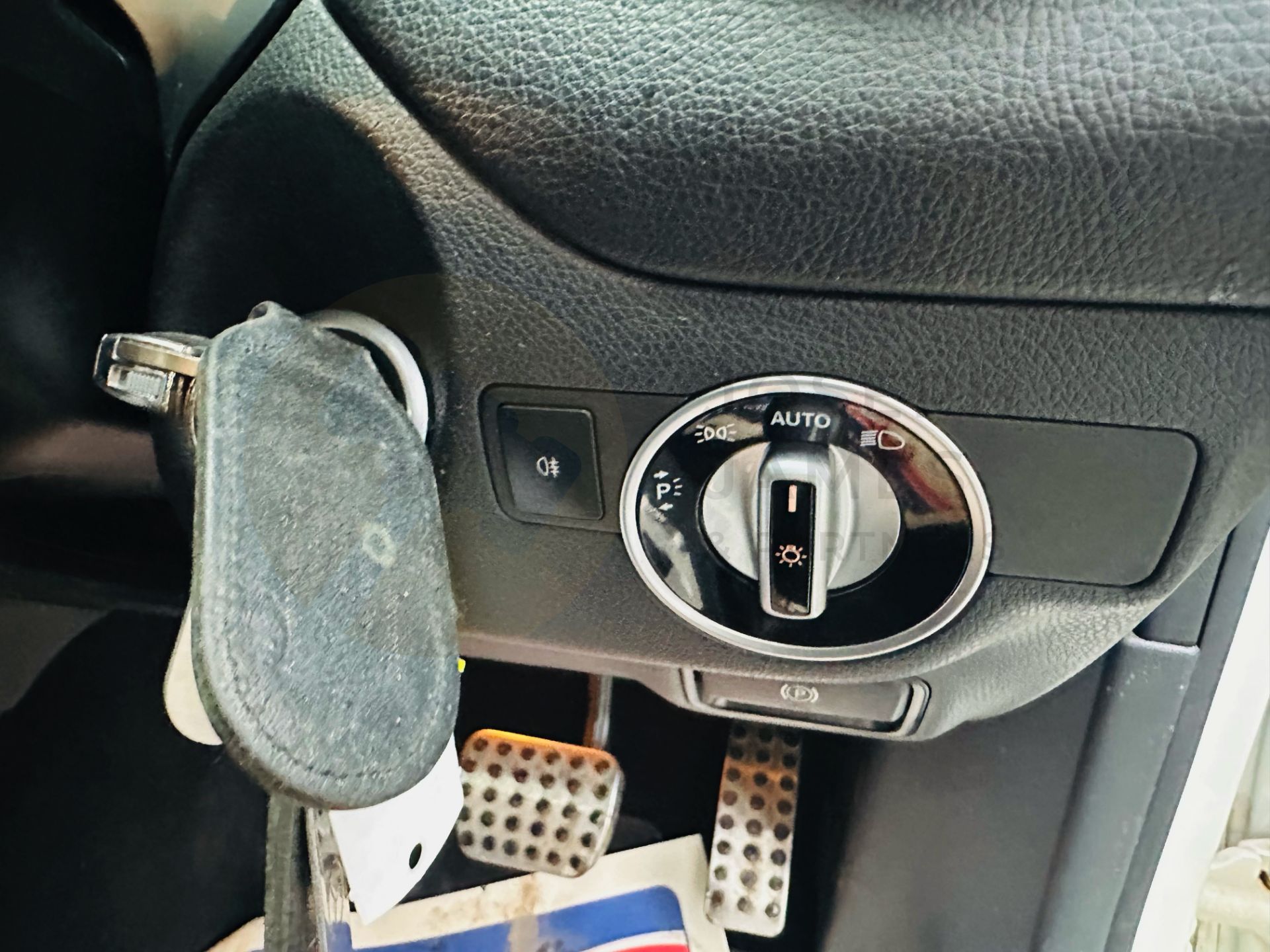 MERCEDES-BENZ CLA 220d *AMG-LINE EDITION* 7G-AUTO - 18 REG - AIR CON - 1 OWNER - PAN ROOF - EURO 6! - Image 22 of 31