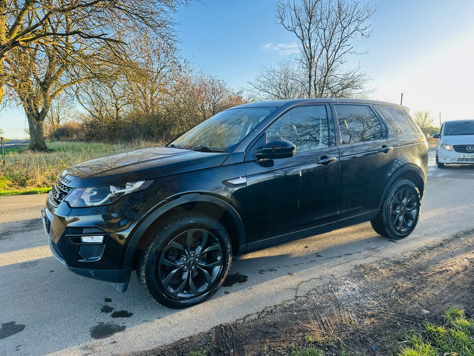 "ON SALE" LAND ROVER DISCOVERY SPORT *SE TECH* 7 SEATER SUV (2017 - EURO 6) 2.0 TD4 - AUTOMATIC*4WD* - Image 5 of 33