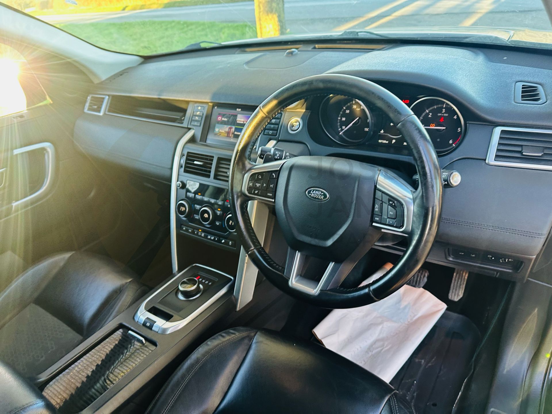 "ON SALE" LAND ROVER DISCOVERY SPORT *SE TECH* 7 SEATER SUV (2017 - EURO 6) 2.0 TD4 - AUTOMATIC*4WD* - Image 21 of 33