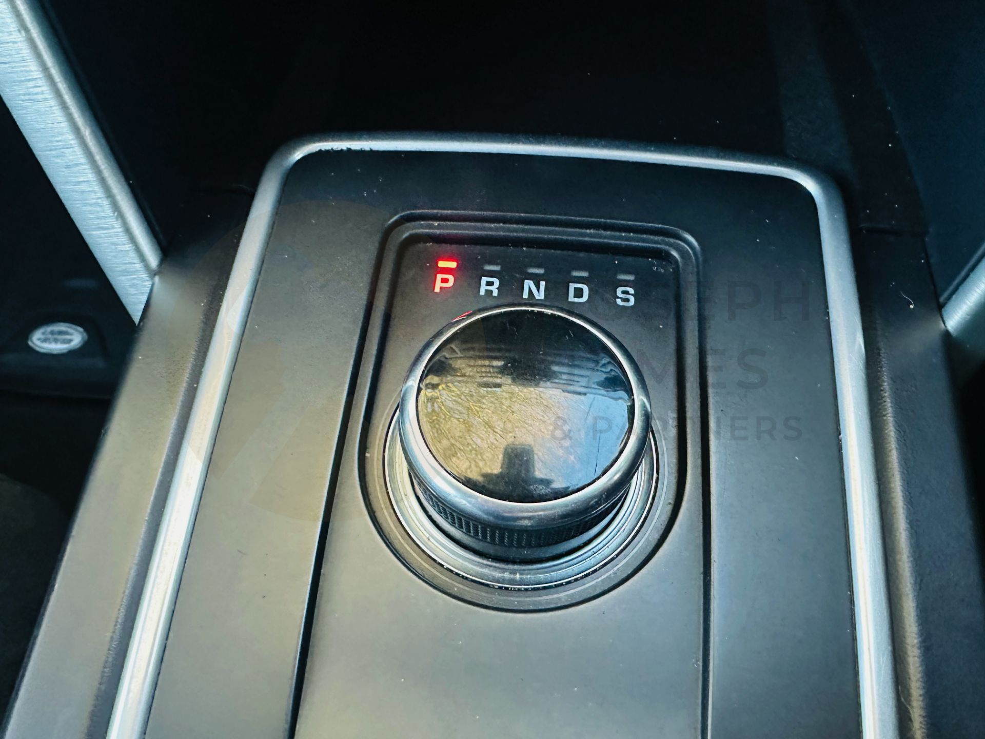 "ON SALE" LAND ROVER DISCOVERY SPORT *SE TECH* 7 SEATER SUV (2017 - EURO 6) 2.0 TD4 - AUTOMATIC*4WD* - Image 24 of 33