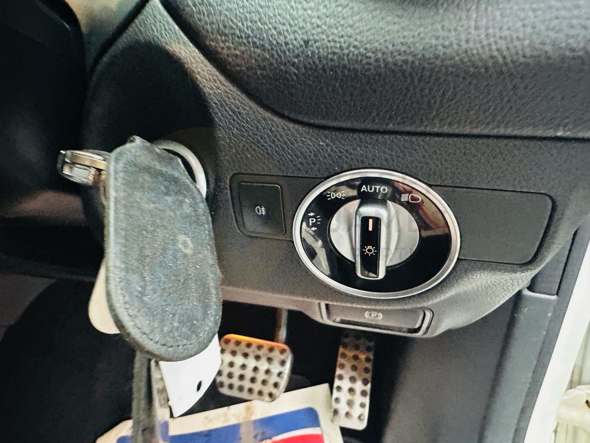 MERCEDES-BENZ CLA 220d *AMG-LINE EDITION* 7G-AUTO - 18 REG - AIR CON - 1 OWNER - PAN ROOF - EURO 6! - Image 23 of 31