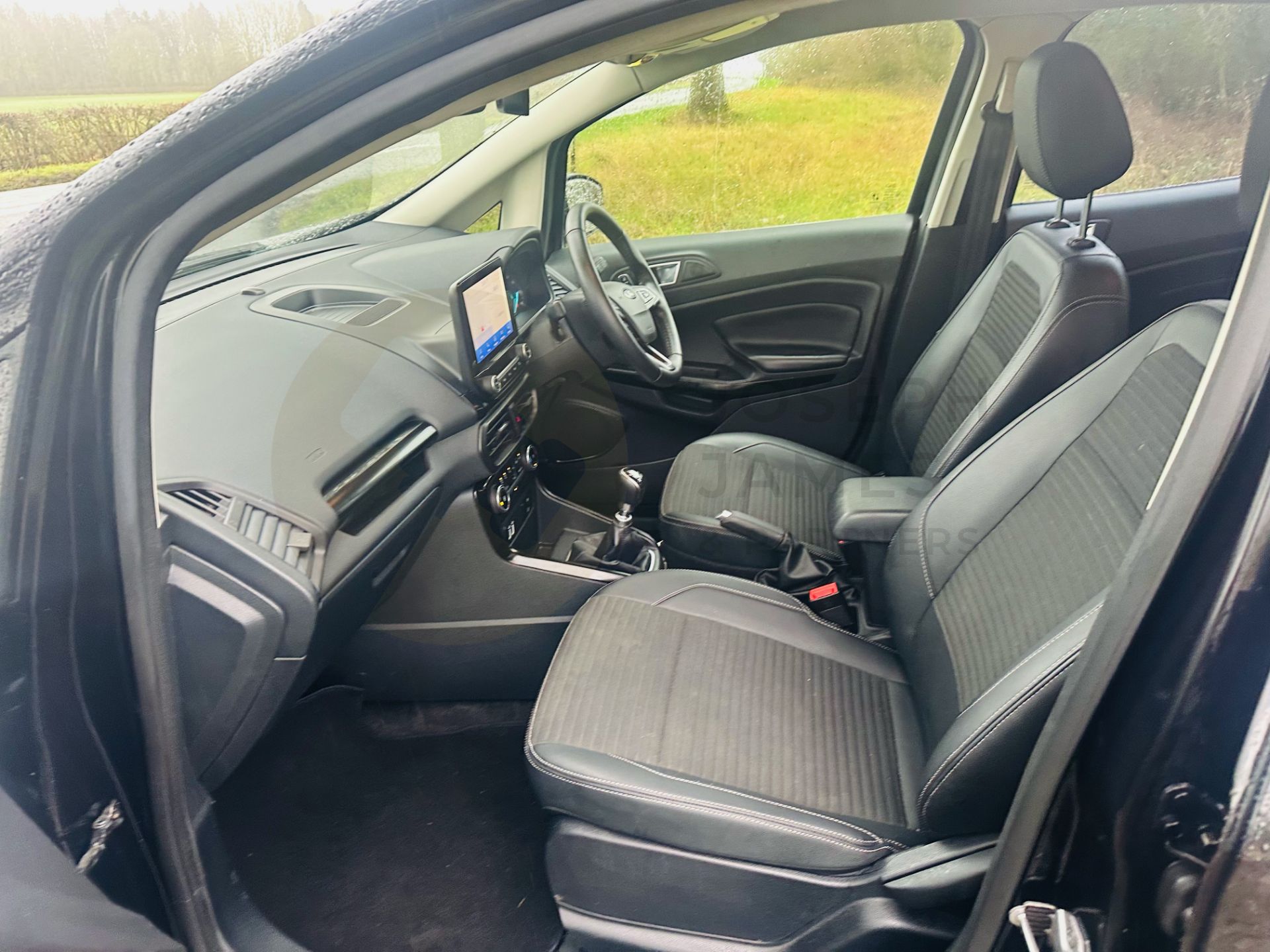 FORD ECOSPORT *TITANIUM* 5 DOOR (2022 - EURO 6) 1.0 ECOBOOST - AUTOMATIC S/S *ONLY 9,000 MILES* - Image 15 of 29
