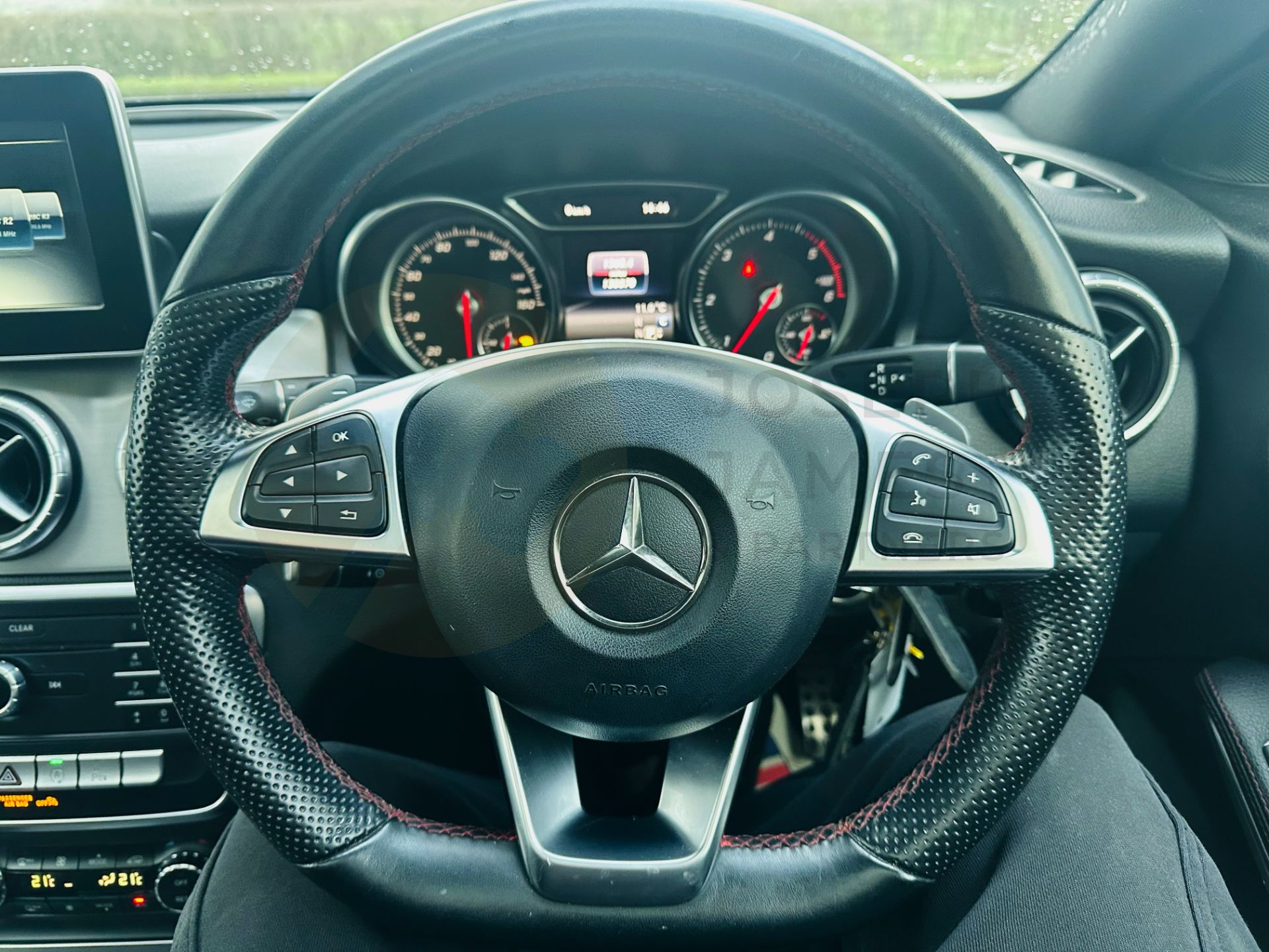 MERCEDES-BENZ CLA 220d *AMG-LINE EDITION* 7G-AUTO - 18 REG - AIR CON - 1 OWNER - PAN ROOF - EURO 6! - Image 27 of 31