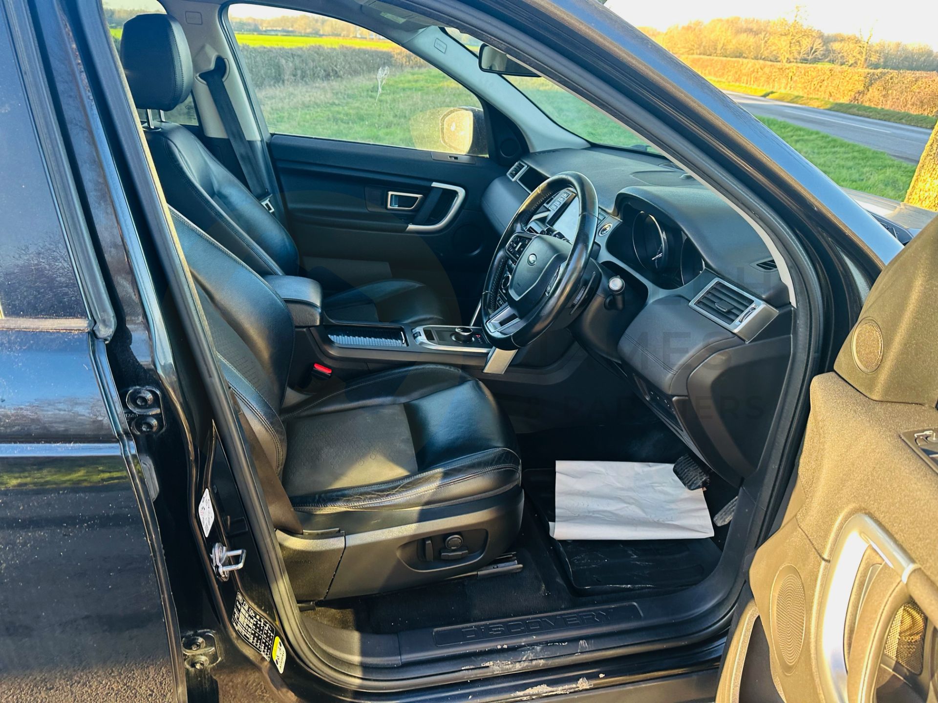 "ON SALE" LAND ROVER DISCOVERY SPORT *SE TECH* 7 SEATER SUV (2017 - EURO 6) 2.0 TD4 - AUTOMATIC*4WD* - Image 19 of 33