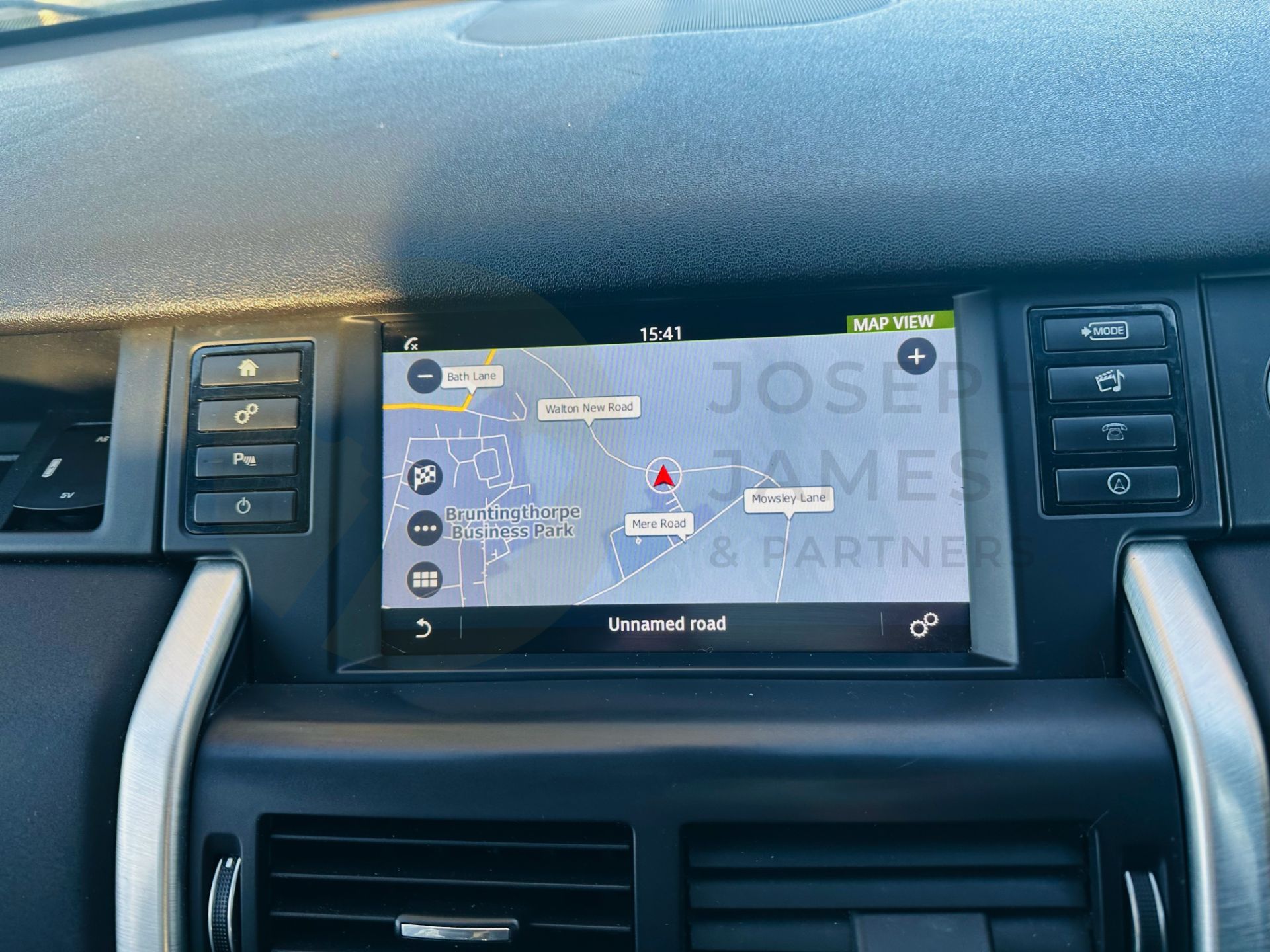 "ON SALE" LAND ROVER DISCOVERY SPORT *SE TECH* 7 SEATER SUV (2017 - EURO 6) 2.0 TD4 - AUTOMATIC*4WD* - Image 27 of 33