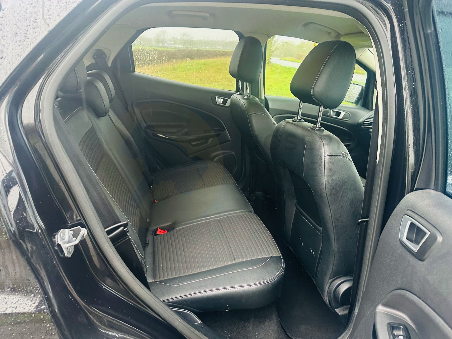 FORD ECOSPORT *TITANIUM* 5 DOOR (2022 - EURO 6) 1.0 ECOBOOST - AUTOMATIC S/S *ONLY 9,000 MILES* - Image 11 of 29