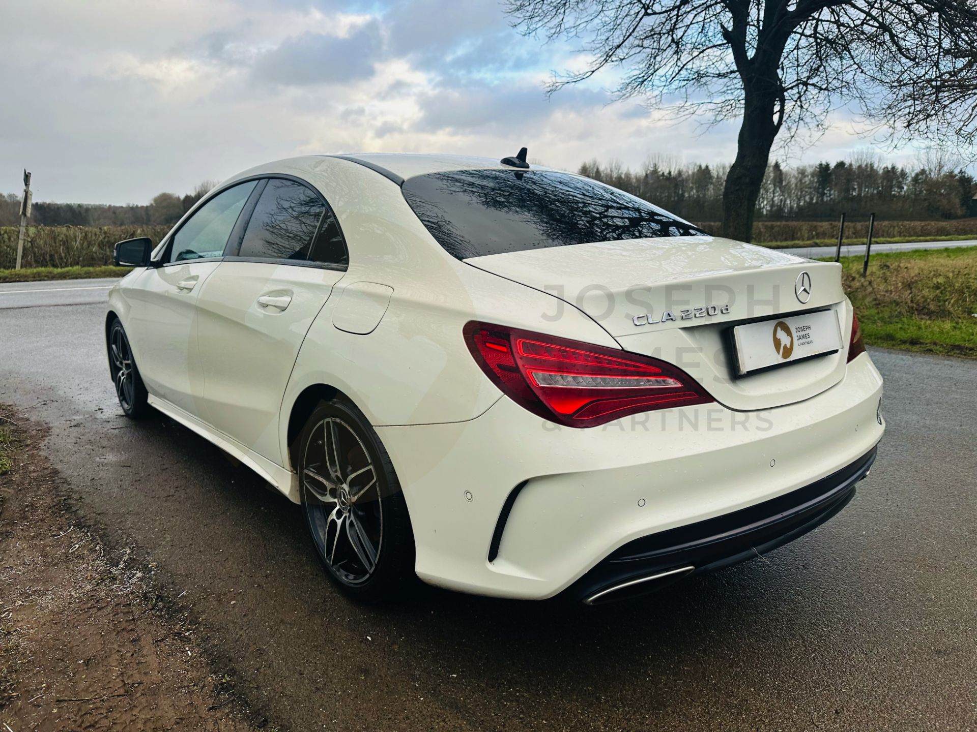 MERCEDES-BENZ CLA 220d *AMG-LINE EDITION* 7G-AUTO - 18 REG - AIR CON - 1 OWNER - PAN ROOF - EURO 6! - Image 7 of 31