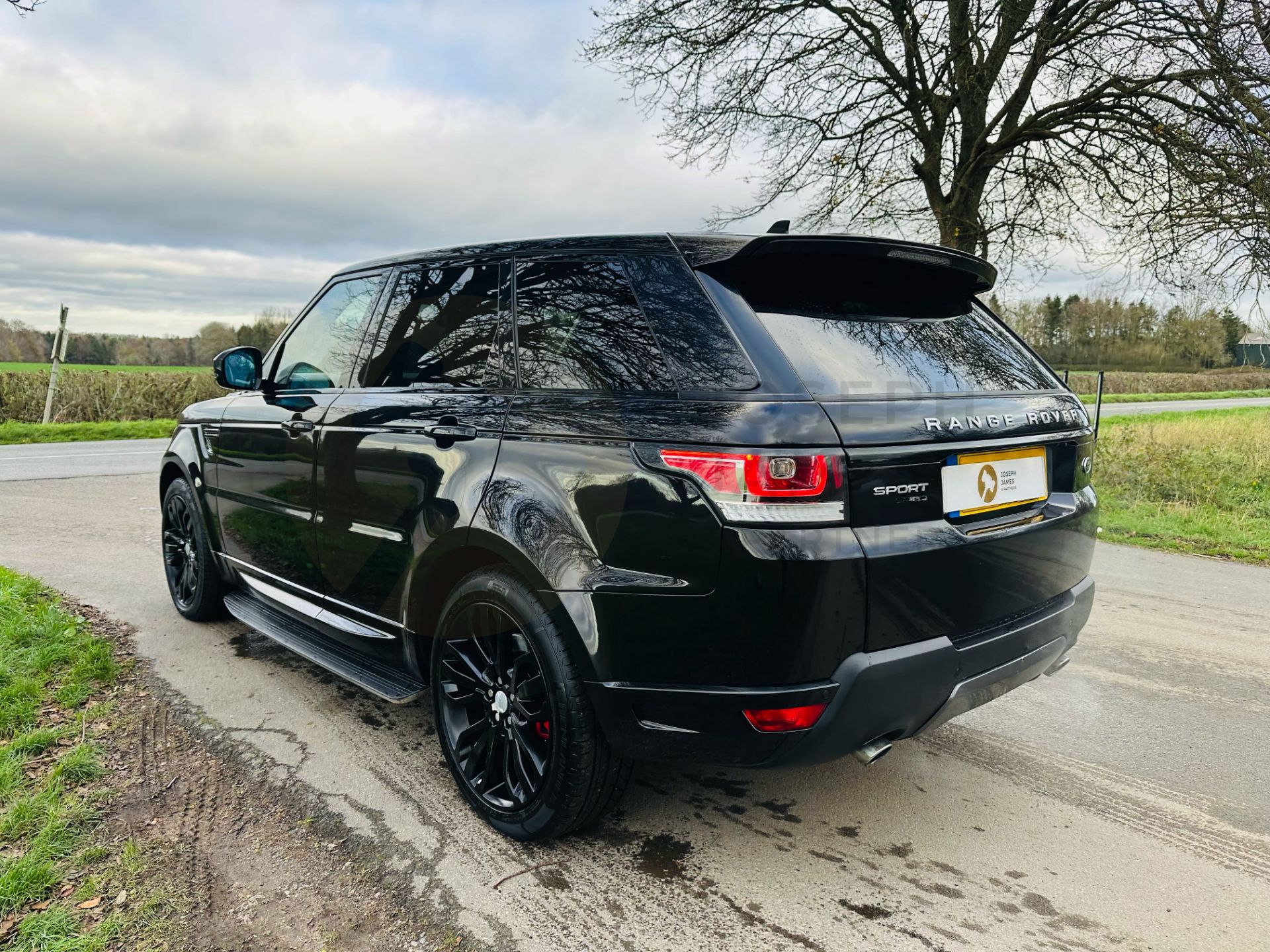(On Sale) RANGE ROVER SPORT *AUTOBIOGRAPHY DYNAMIC* SUV (65 REG - EURO 6) 4.4 SDV8 - AUTOMATIC - Image 7 of 39