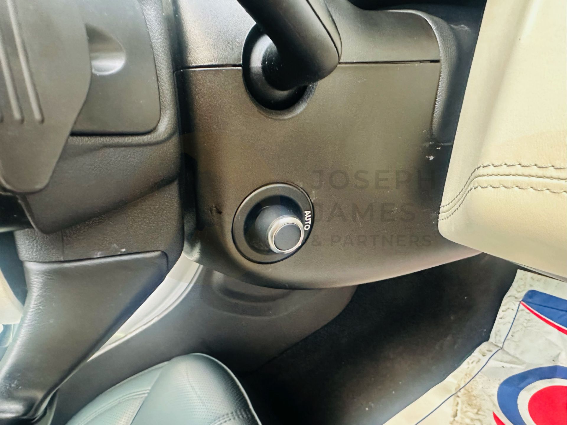 (On Sale) RANGE ROVER SPORT *AUTOBIOGRAPHY DYNAMIC* SUV (65 REG - EURO 6) 4.4 SDV8 - AUTOMATIC - Image 29 of 39