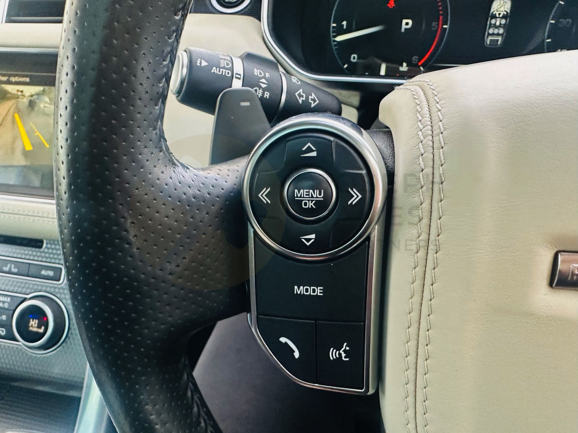 (On Sale) RANGE ROVER SPORT *AUTOBIOGRAPHY DYNAMIC* SUV (65 REG - EURO 6) 4.4 SDV8 - AUTOMATIC - Image 36 of 39