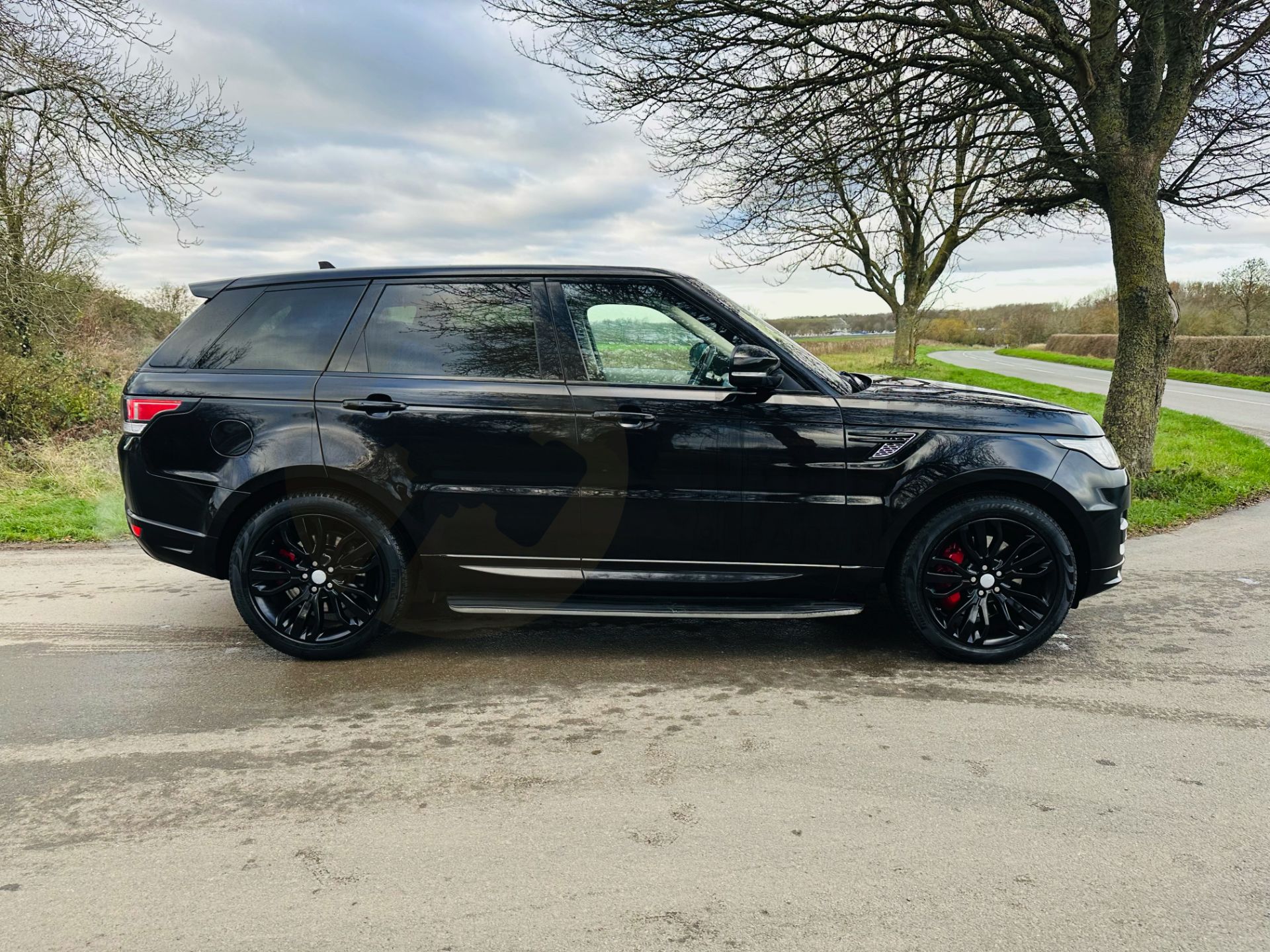 (On Sale) RANGE ROVER SPORT *AUTOBIOGRAPHY DYNAMIC* SUV (65 REG - EURO 6) 4.4 SDV8 - AUTOMATIC - Image 10 of 39