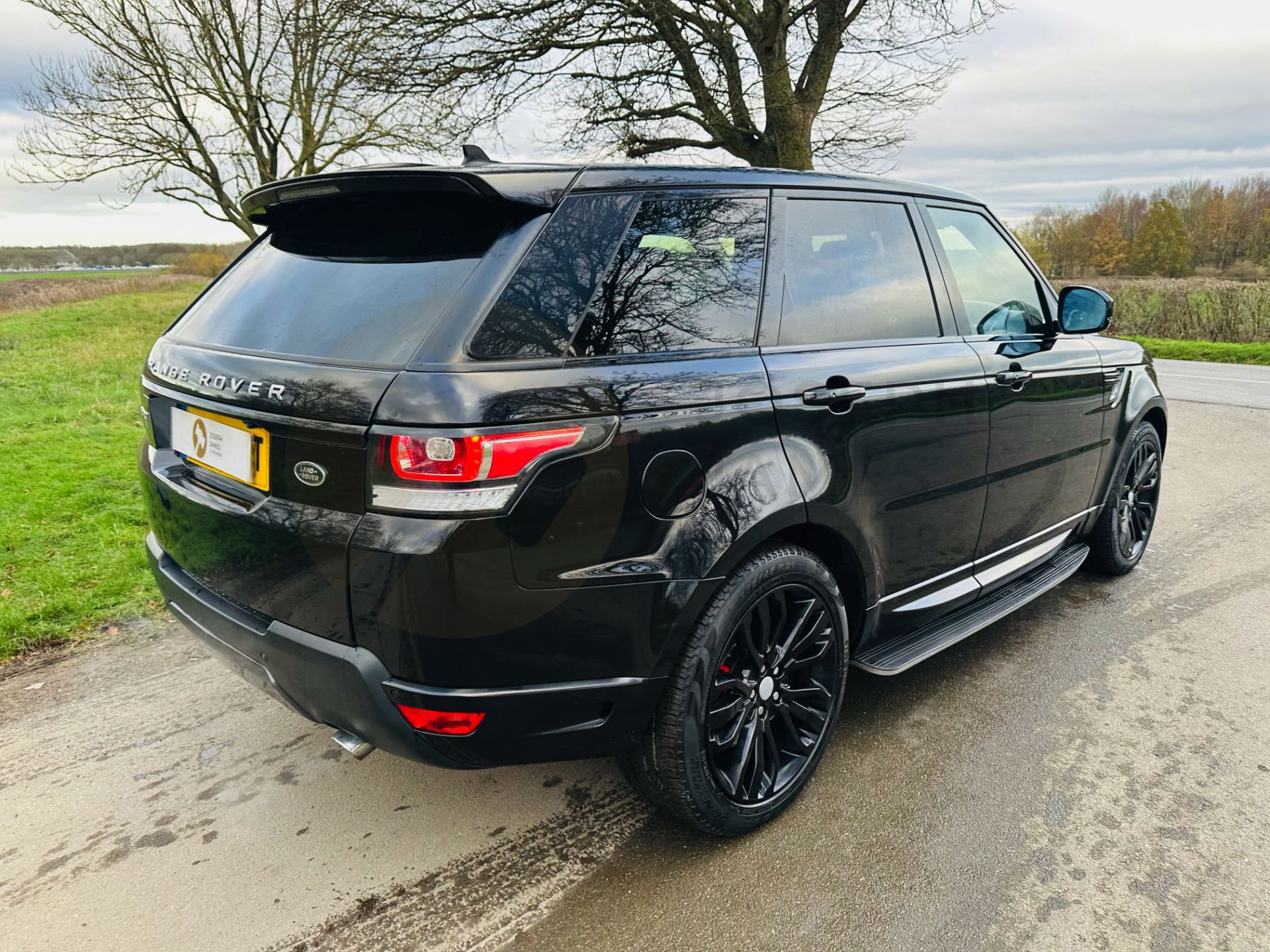 (On Sale) RANGE ROVER SPORT *AUTOBIOGRAPHY DYNAMIC* SUV (65 REG - EURO 6) 4.4 SDV8 - AUTOMATIC - Image 9 of 39