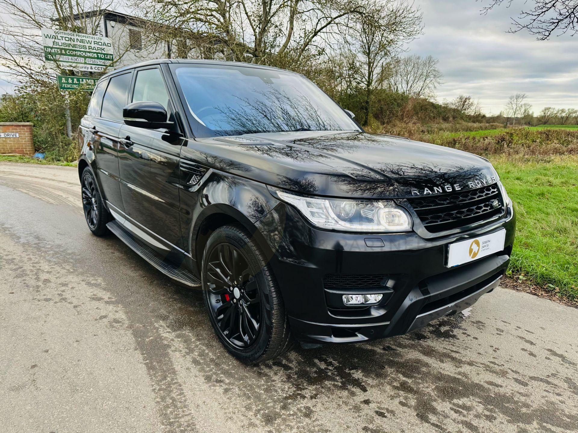(On Sale) RANGE ROVER SPORT *AUTOBIOGRAPHY DYNAMIC* SUV (65 REG - EURO 6) 4.4 SDV8 - AUTOMATIC - Image 2 of 39