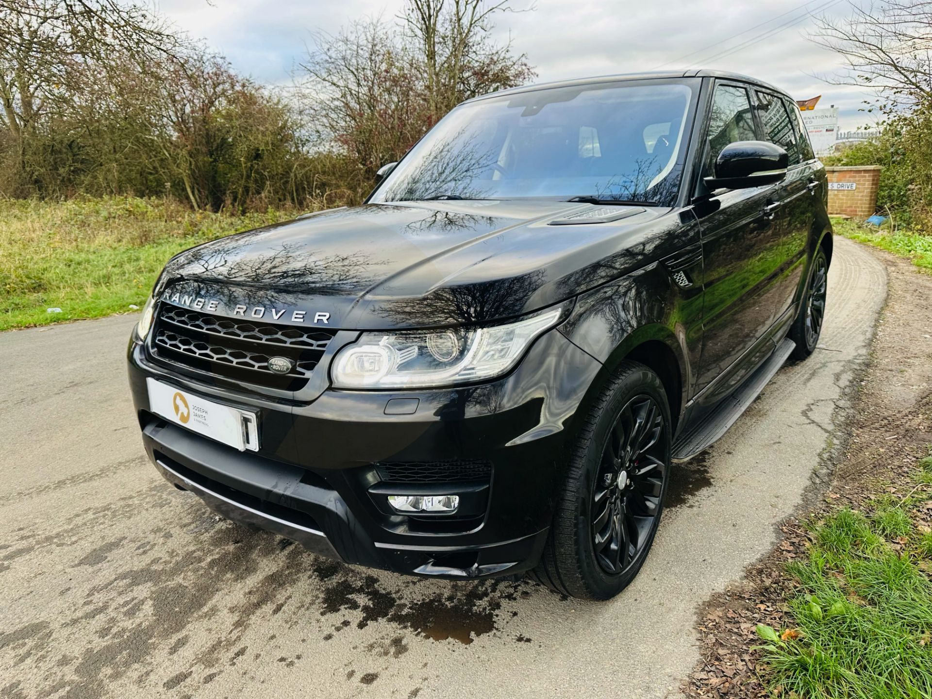 (On Sale) RANGE ROVER SPORT *AUTOBIOGRAPHY DYNAMIC* SUV (65 REG - EURO 6) 4.4 SDV8 - AUTOMATIC - Image 4 of 39