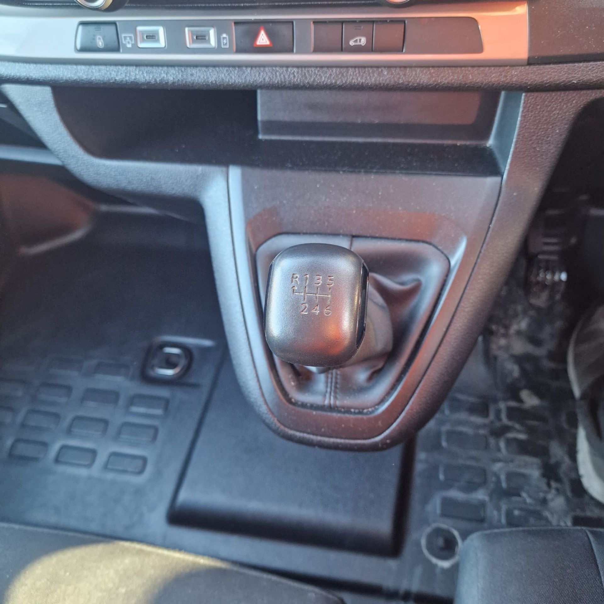 Vauxhall Vivaro Refrigerated Van | DS74 OXJ | 25,938 Miles - Image 17 of 17