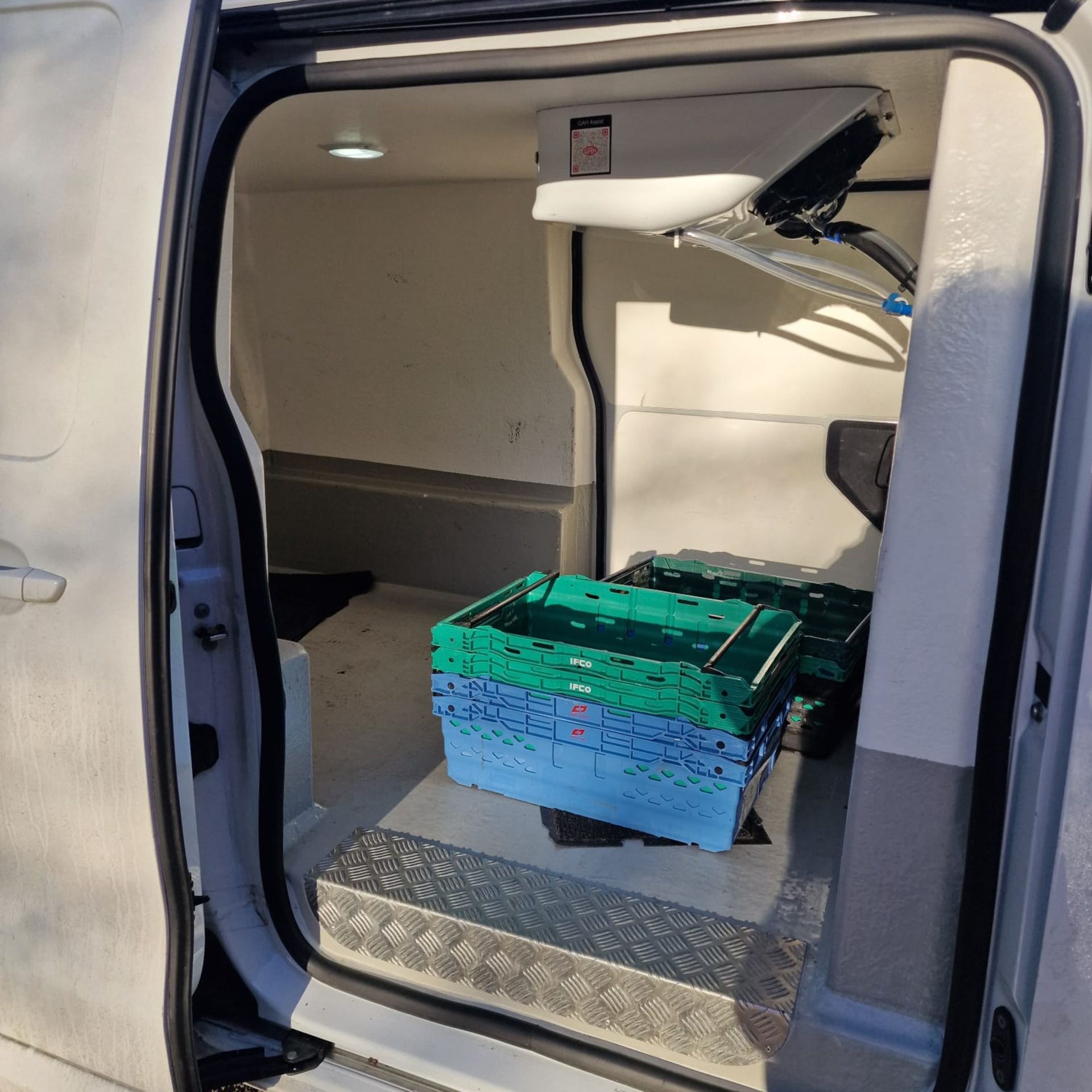 Vauxhall Vivaro Refrigerated Van | DS74 OXJ | 25,938 Miles - Image 10 of 17