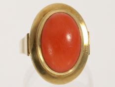 Ring: massiver vintage Damenring mit feiner Koralle