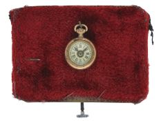 Formuhr: Rarität, Longines Formuhr in Form einer Miniatur-Taschenuhr in einer Schmuckdose, um 1870