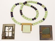 Konvolut aus 2 Designer Silberbroschen und einer Designer Kette aus Lemon-Chrysopras und Lapislazuli